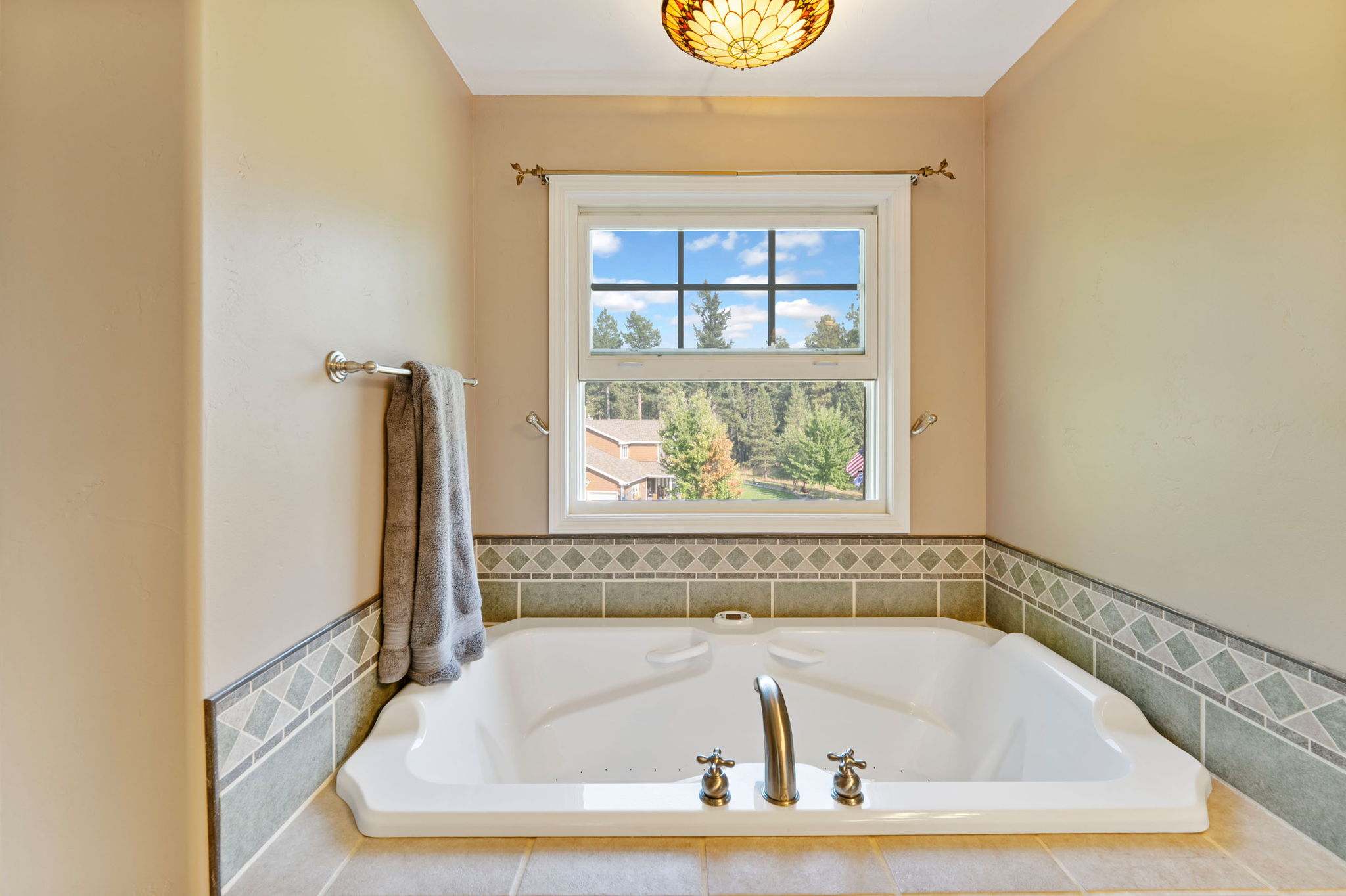 Bigfork, Montana 59911, United States, 5 Bedrooms Bedrooms, ,4 BathroomsBathrooms,Residential,Active,205278