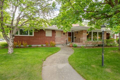 Photo of 1700 Arthur Avenue, Missoula, MT 59801 (MLS # 30059900)