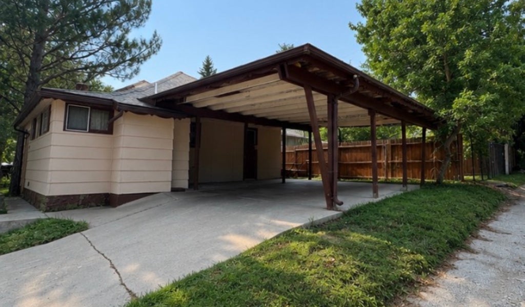 Photo of 802 W Boulevard Street, Lewistown, MT 59457 (MLS # 30078704)