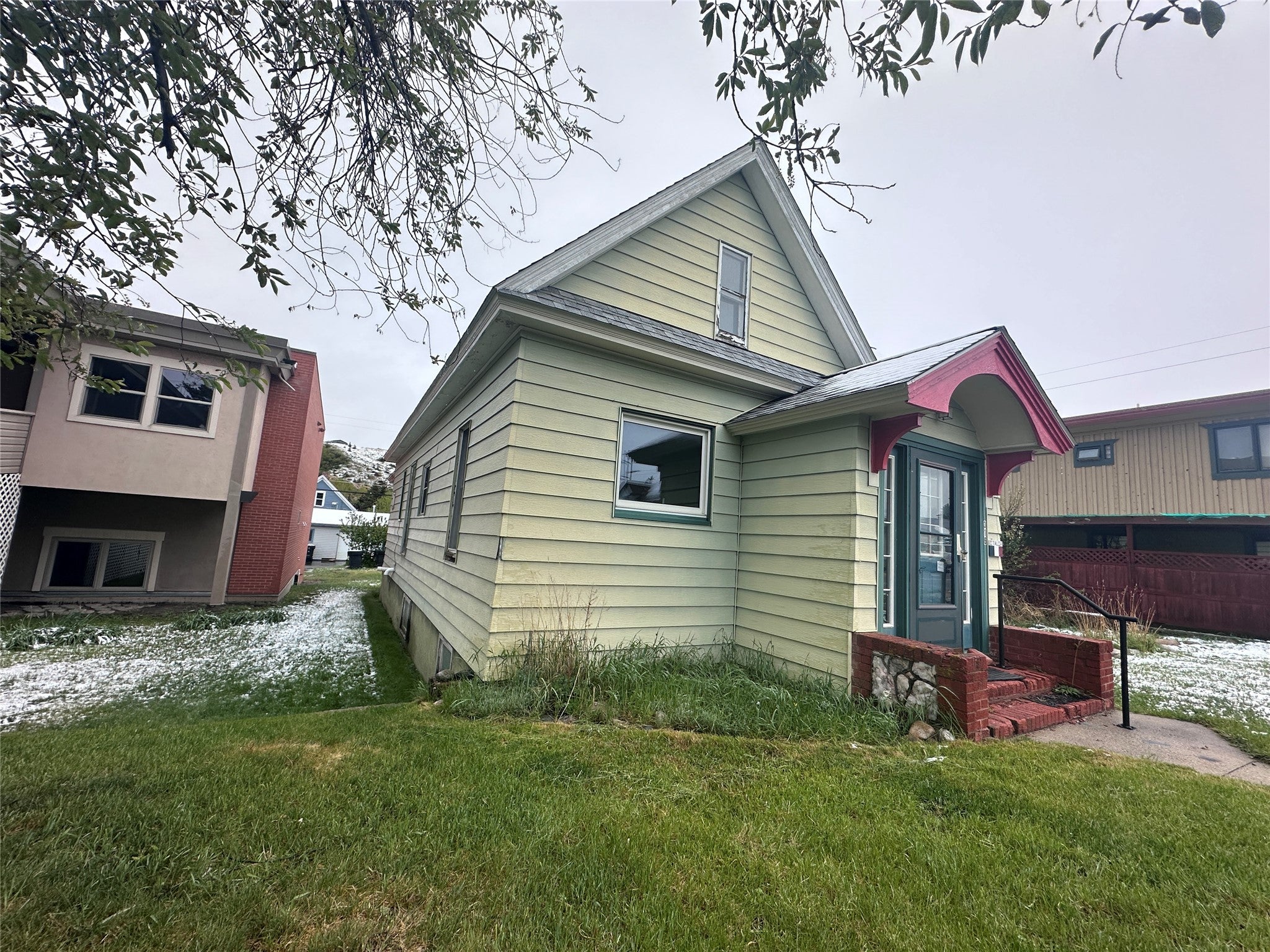 316 Broadway Avenue S
