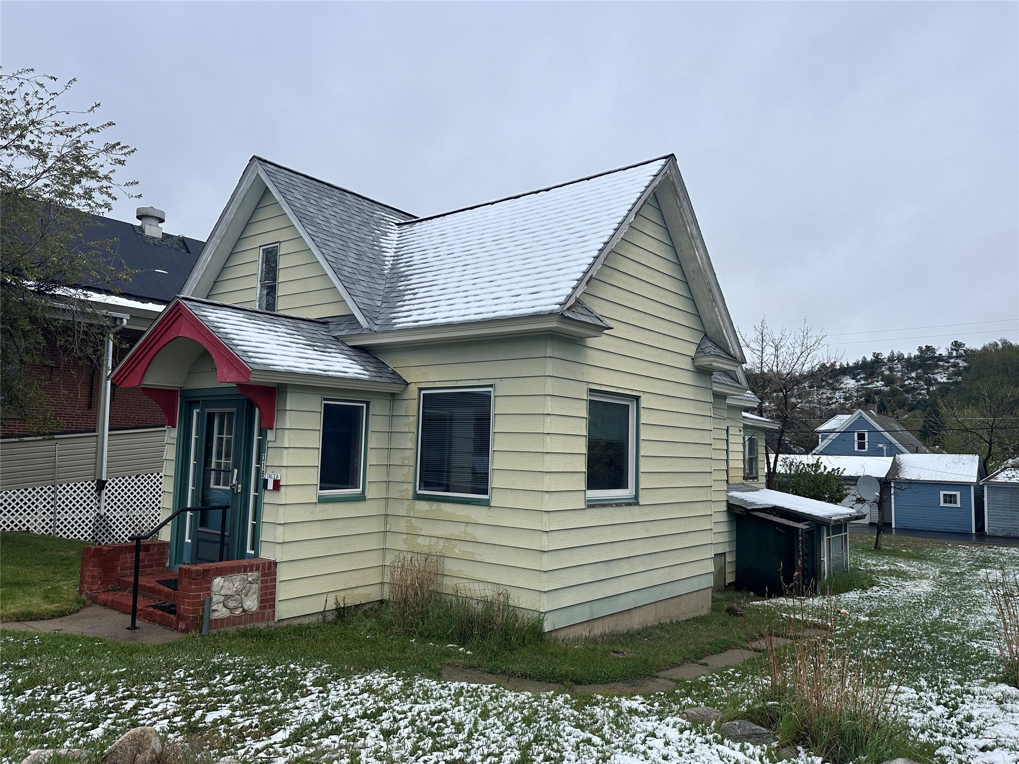 316 Broadway Avenue S