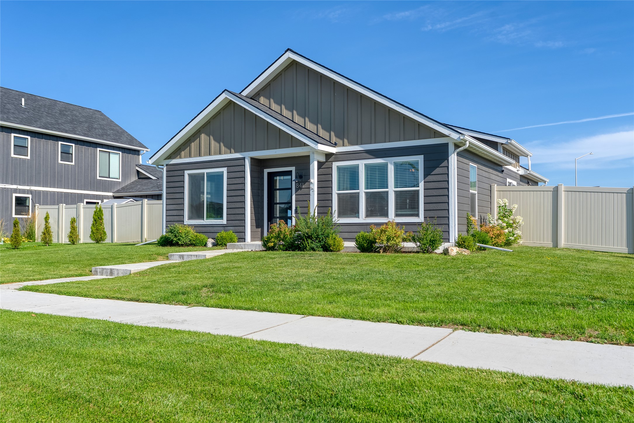 841 Mountain Vista Way