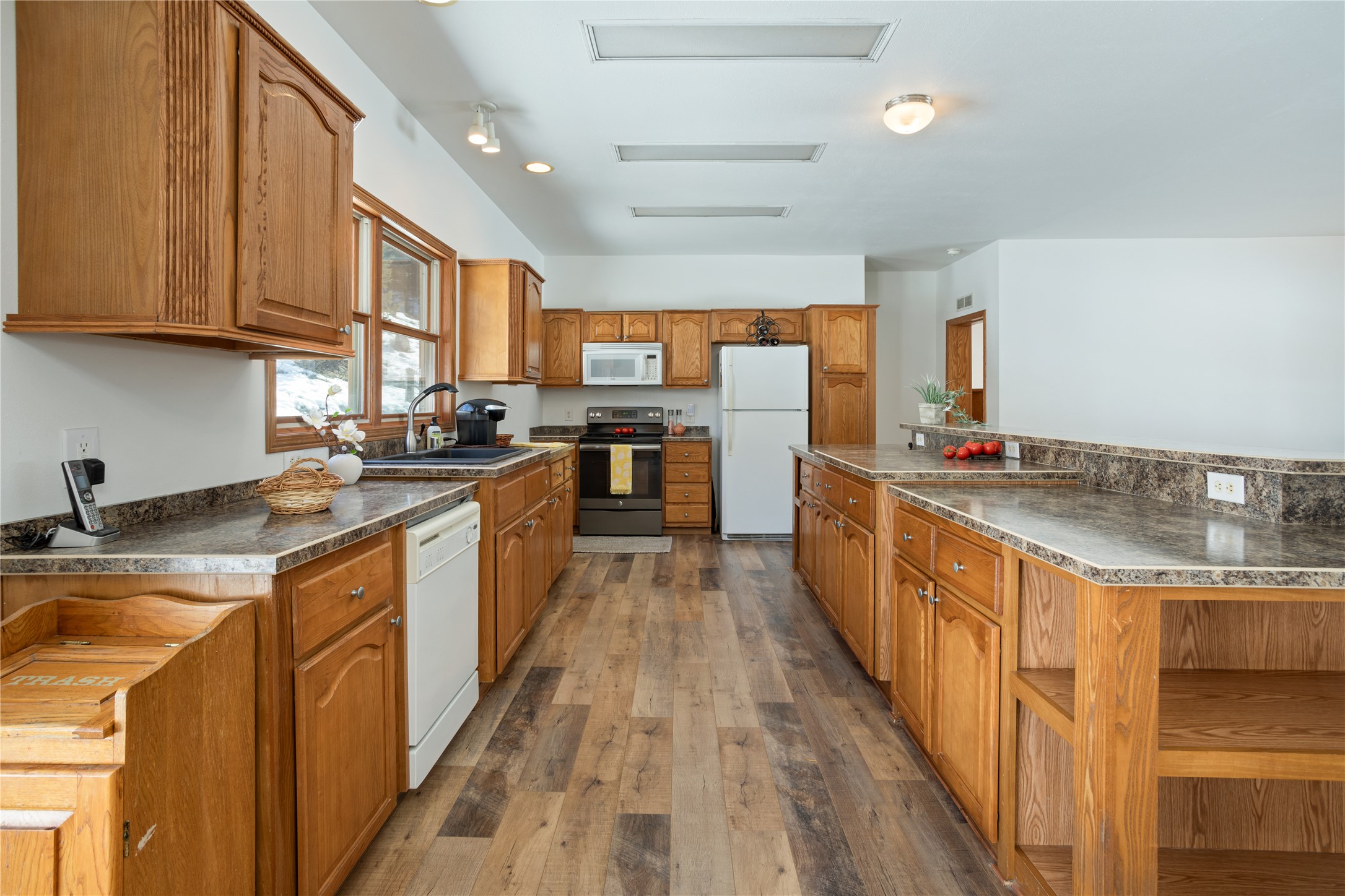 Huson, Montana 59846, United States, 3 Bedrooms Bedrooms, ,2 BathroomsBathrooms,Residential,Pending,81690