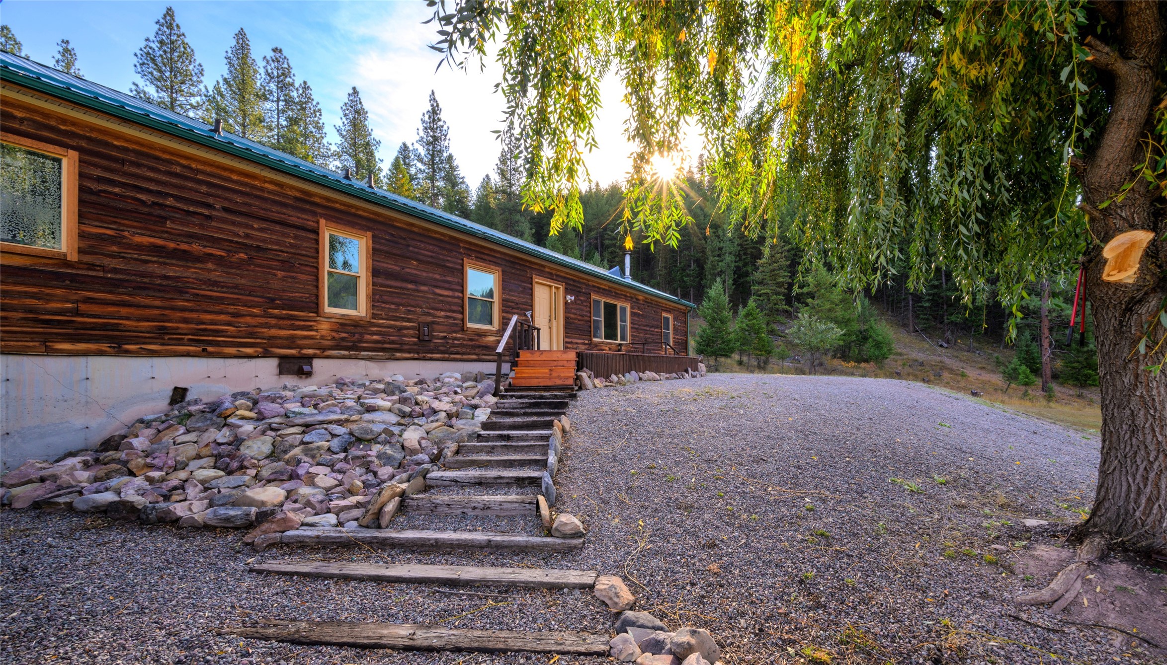 Huson, Montana 59846, United States, 3 Bedrooms Bedrooms, ,2 BathroomsBathrooms,Residential,Pending,81690