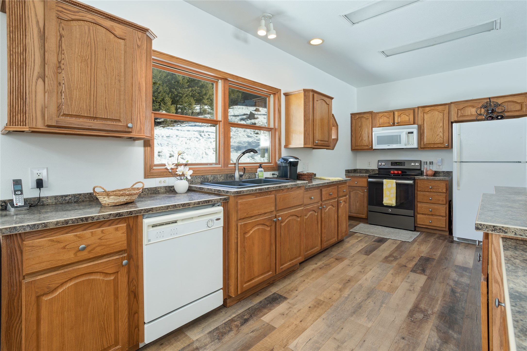 Huson, Montana 59846, United States, 3 Bedrooms Bedrooms, ,2 BathroomsBathrooms,Residential,Pending,81690