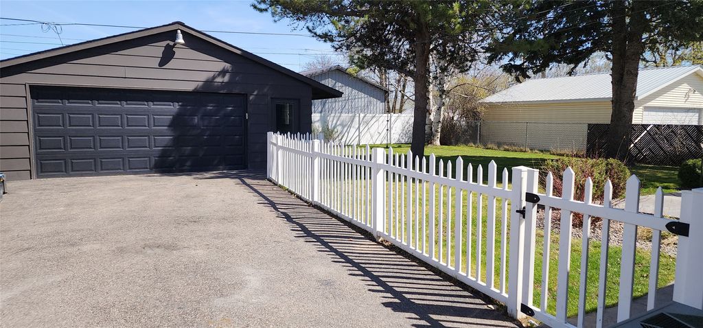 Photo of 217 Glenwood Drive, Kalispell, MT 59901 (MLS # 30069146)