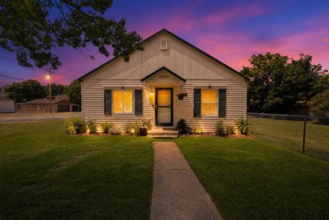 Photo of 419 College Street, Stevensville, MT 59870 (MLS # 30073729)