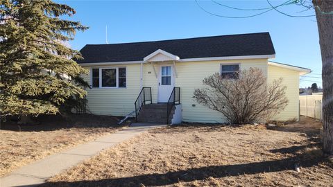 Photo of 125 5th Avenue SW, Cut Bank, MT 59427 (MLS # 30063712)