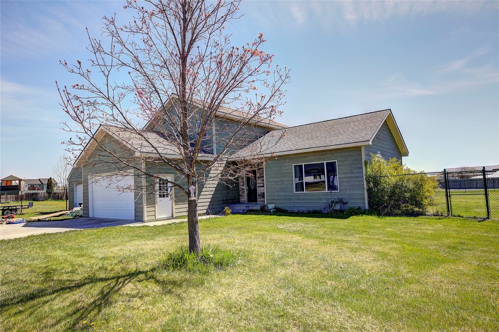 Photo of 48 Primrose Court E, Kalispell, MT 59901 (MLS # 30070009)