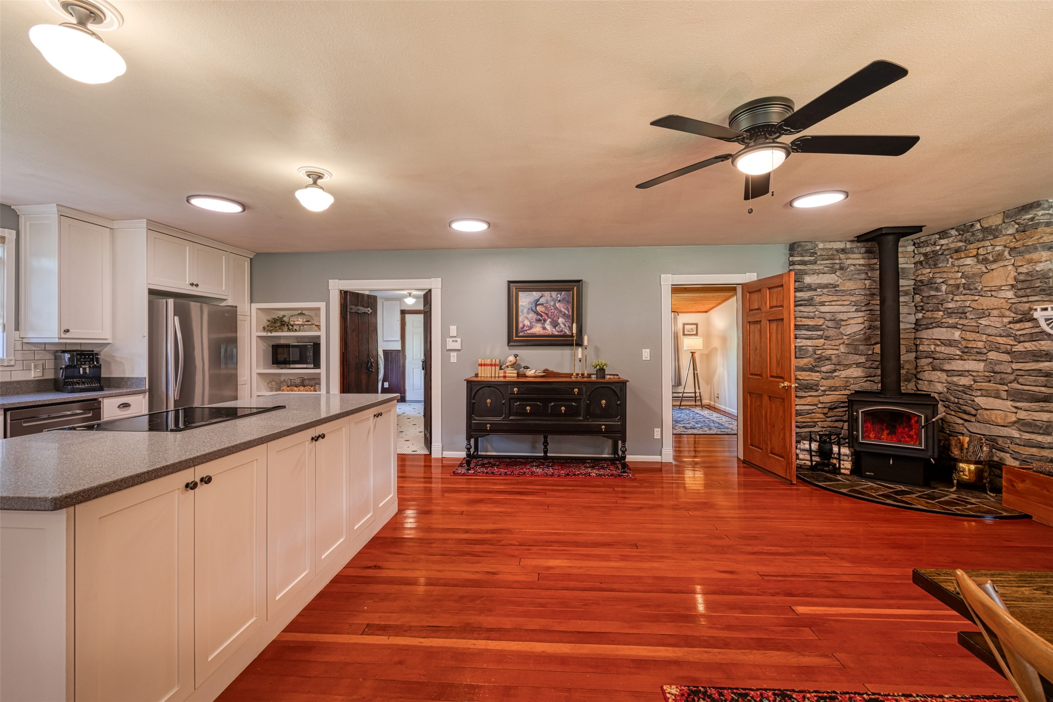 8 N Cooper Lane