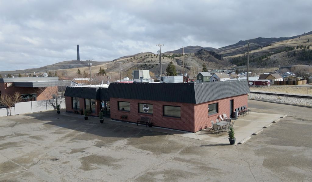 Photo of 1111 E Park Avenue, Anaconda, MT 59711 (MLS # 30068527)