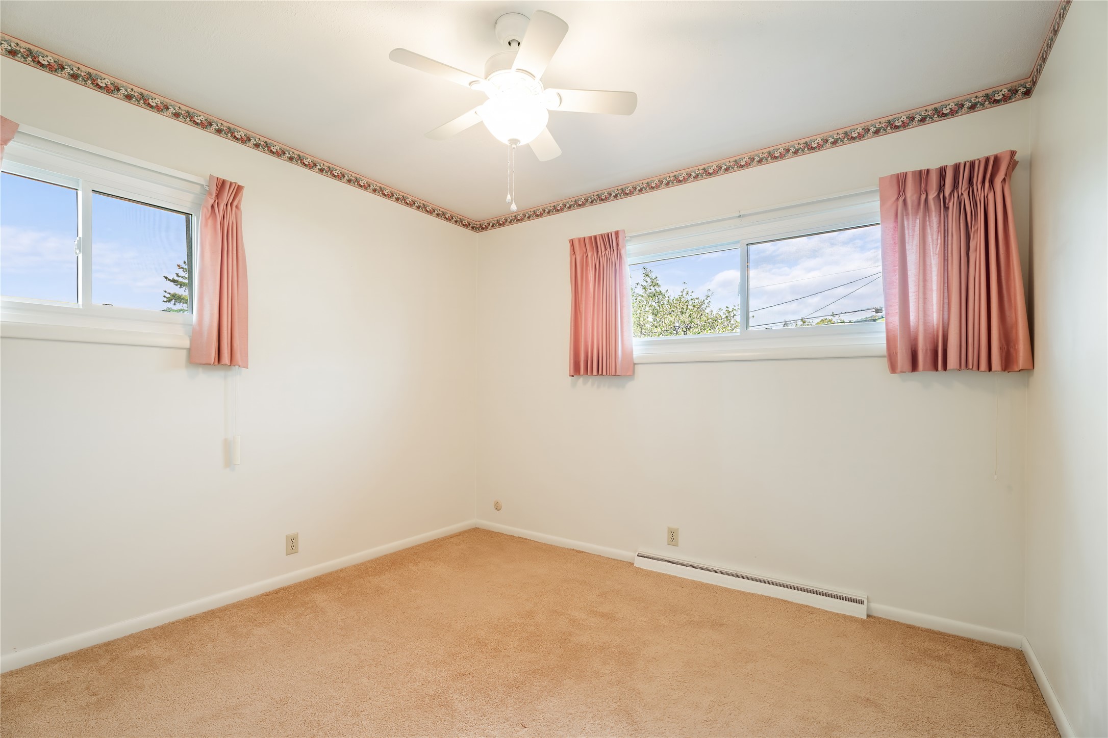 Helena, Montana 59601, United States, 3 Bedrooms Bedrooms, ,2 BathroomsBathrooms,Residential,Pending,132233