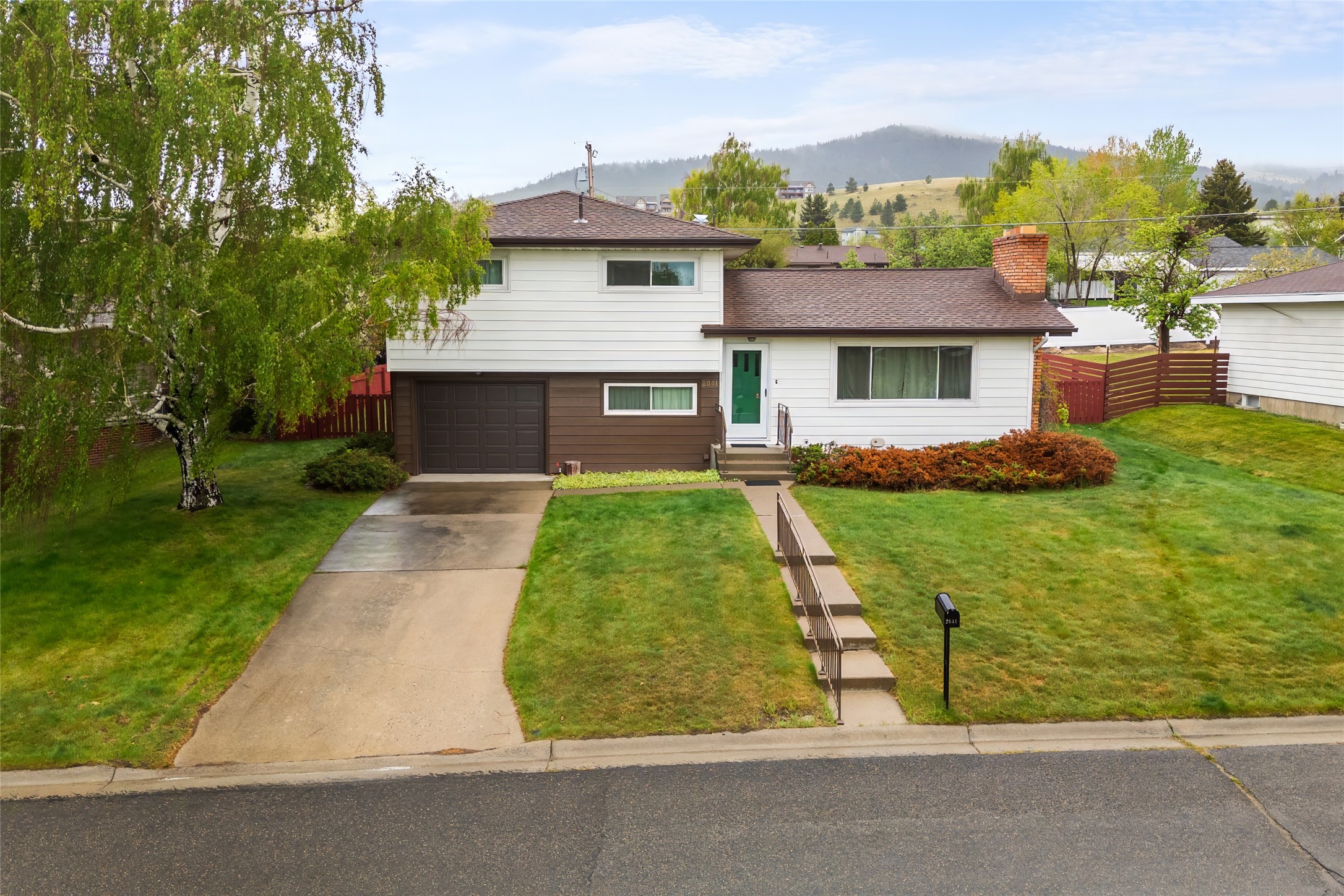 Helena, Montana 59601, United States, 3 Bedrooms Bedrooms, ,2 BathroomsBathrooms,Residential,Pending,132233