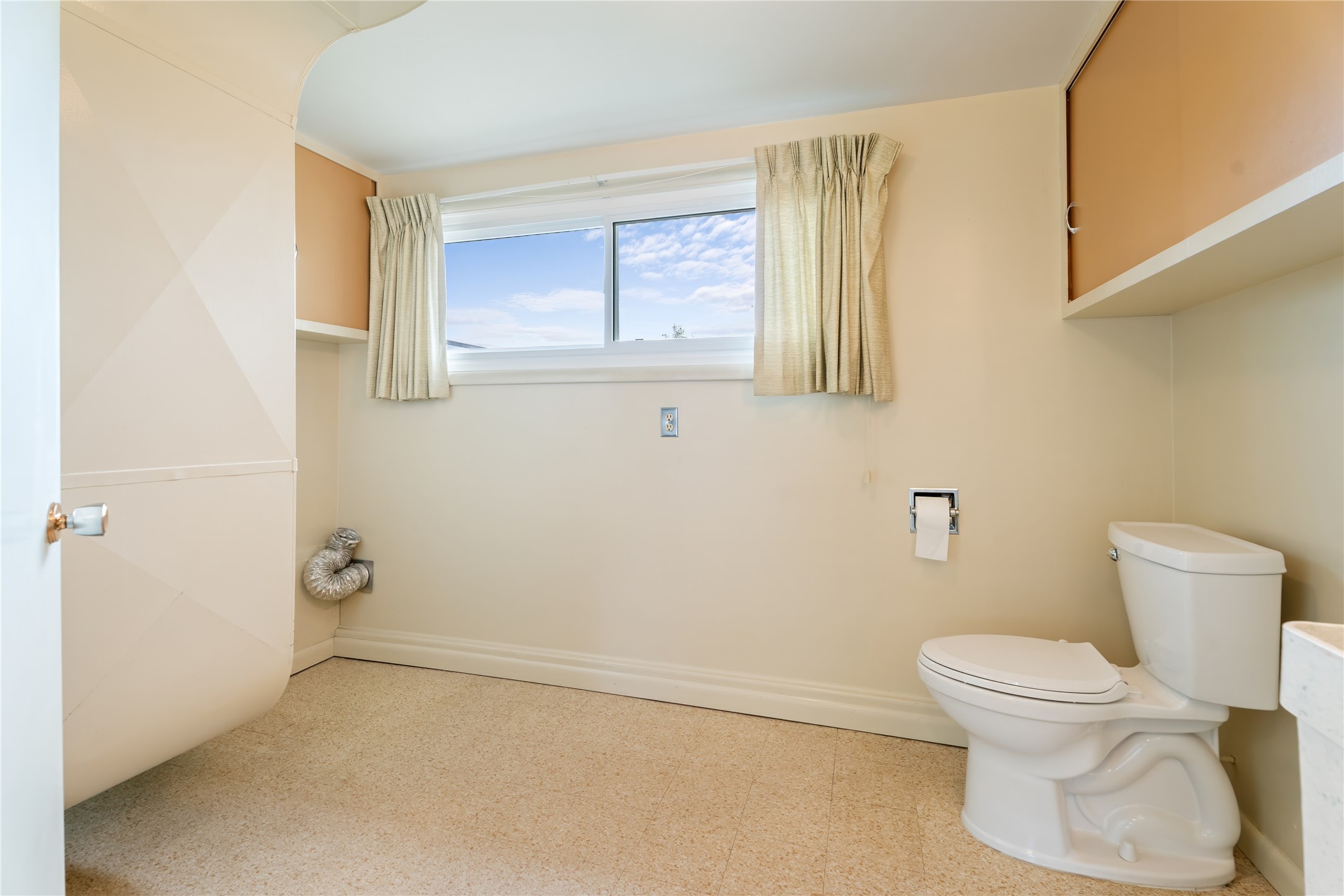 Helena, Montana 59601, United States, 3 Bedrooms Bedrooms, ,2 BathroomsBathrooms,Residential,Pending,132233