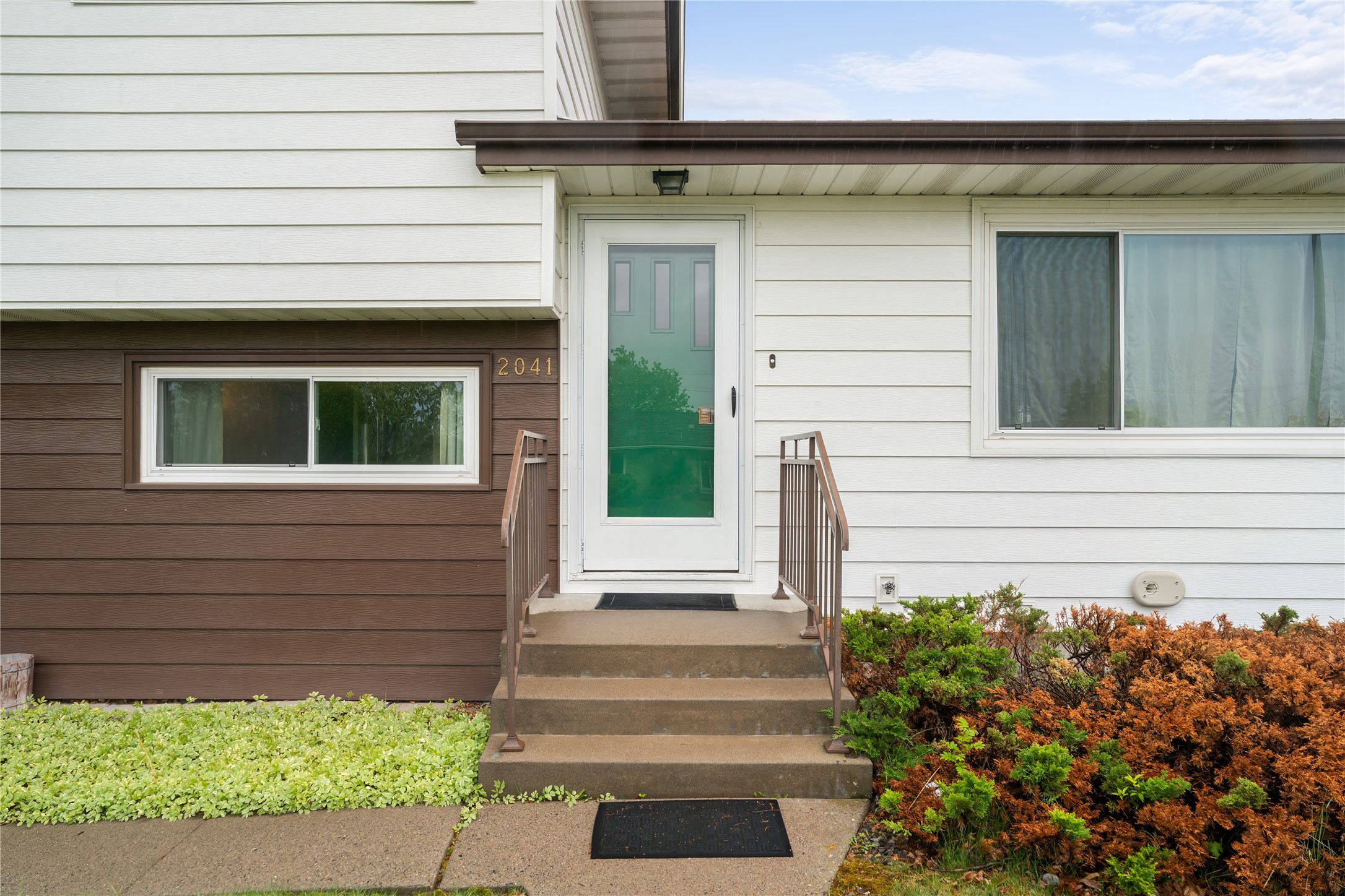 Helena, Montana 59601, United States, 3 Bedrooms Bedrooms, ,2 BathroomsBathrooms,Residential,Pending,132233