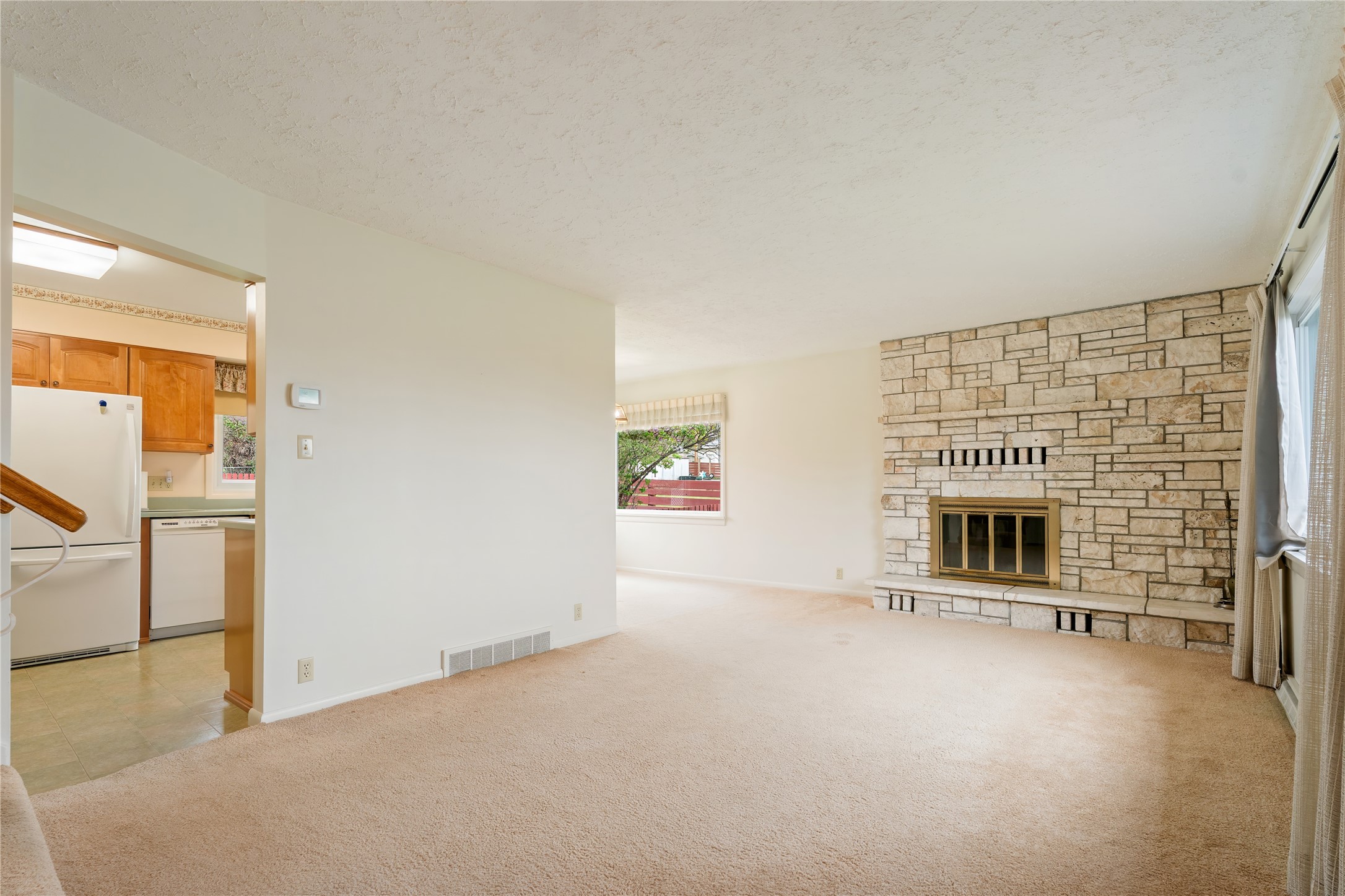 Helena, Montana 59601, United States, 3 Bedrooms Bedrooms, ,2 BathroomsBathrooms,Residential,Pending,132233