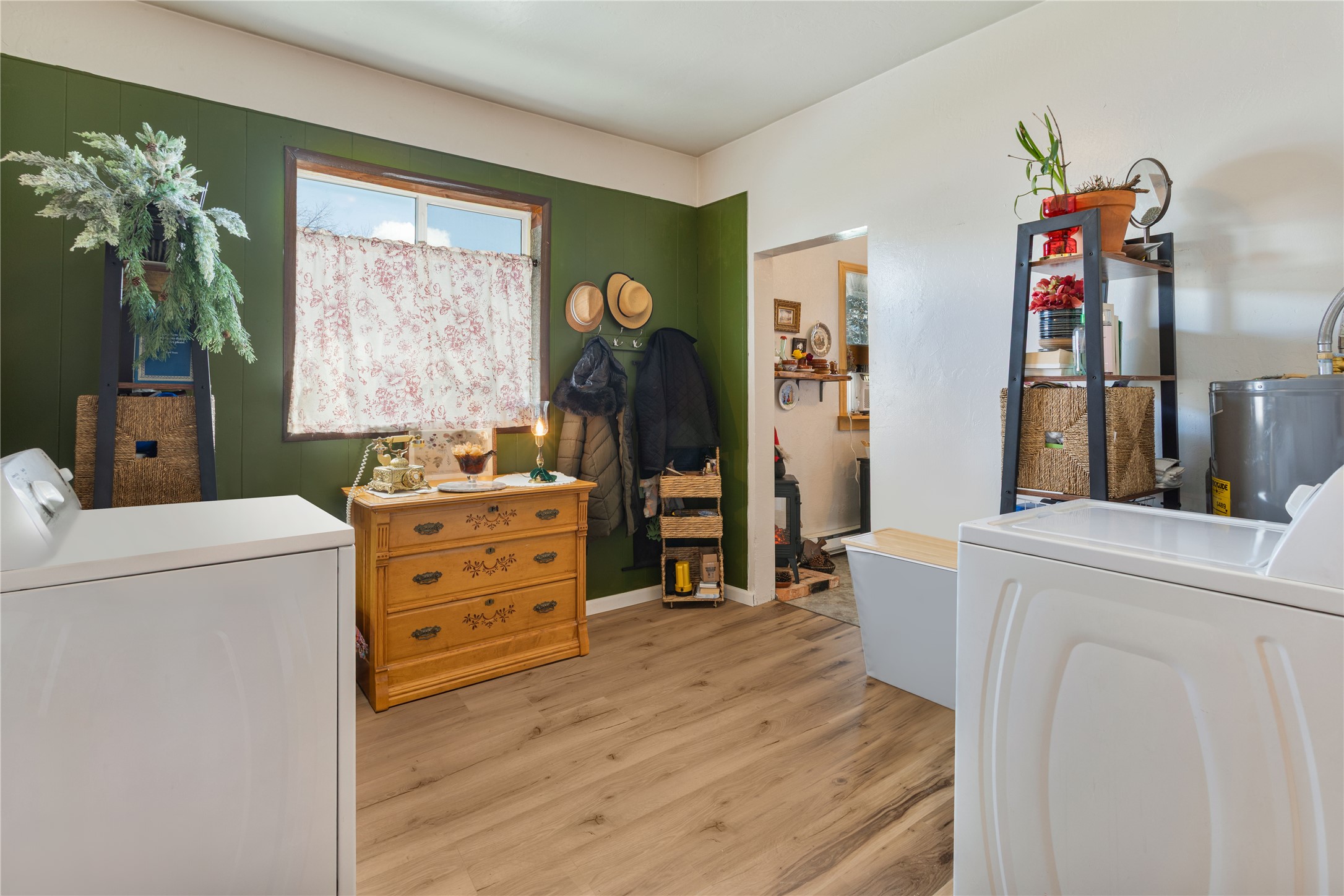 Arlee, Montana 59821, United States, 2 Bedrooms Bedrooms, ,1 BathroomBathrooms,Residential,Pending,106654