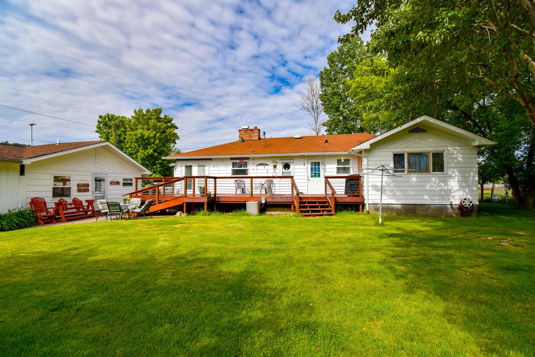 29 River Road W