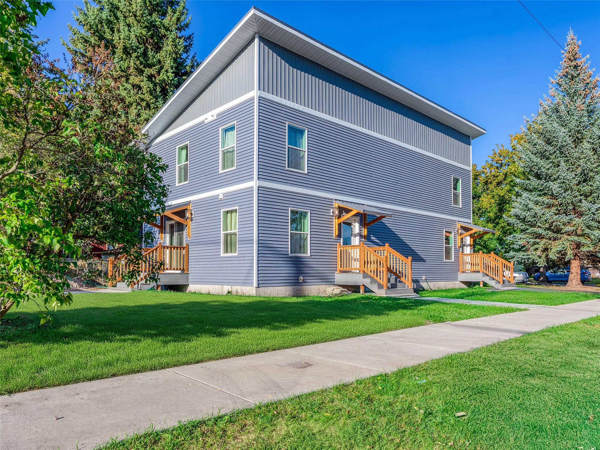 209 12th Street W