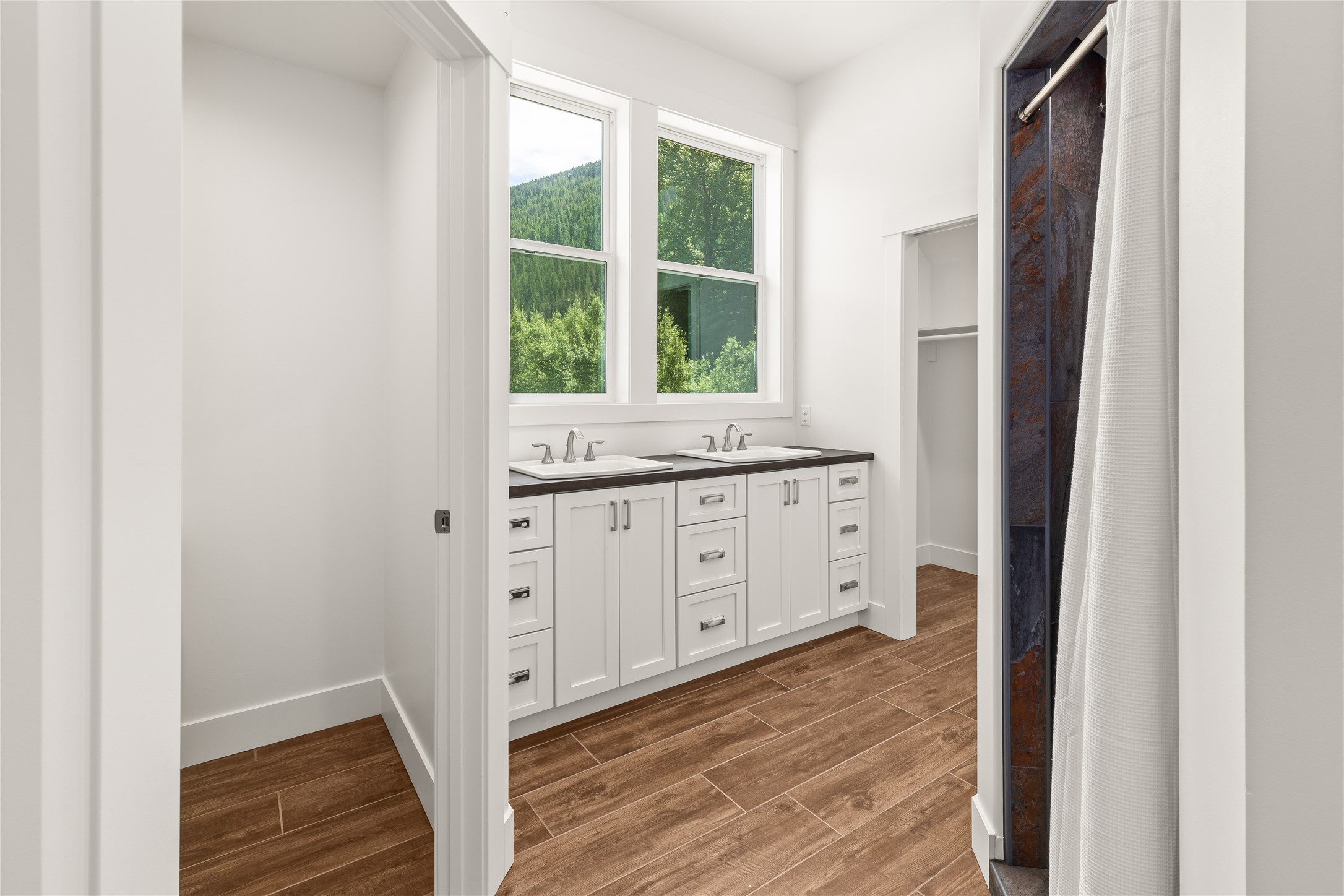 Heron, Montana 59844, United States, 3 Bedrooms Bedrooms, ,3 BathroomsBathrooms,Residential,Active,147355