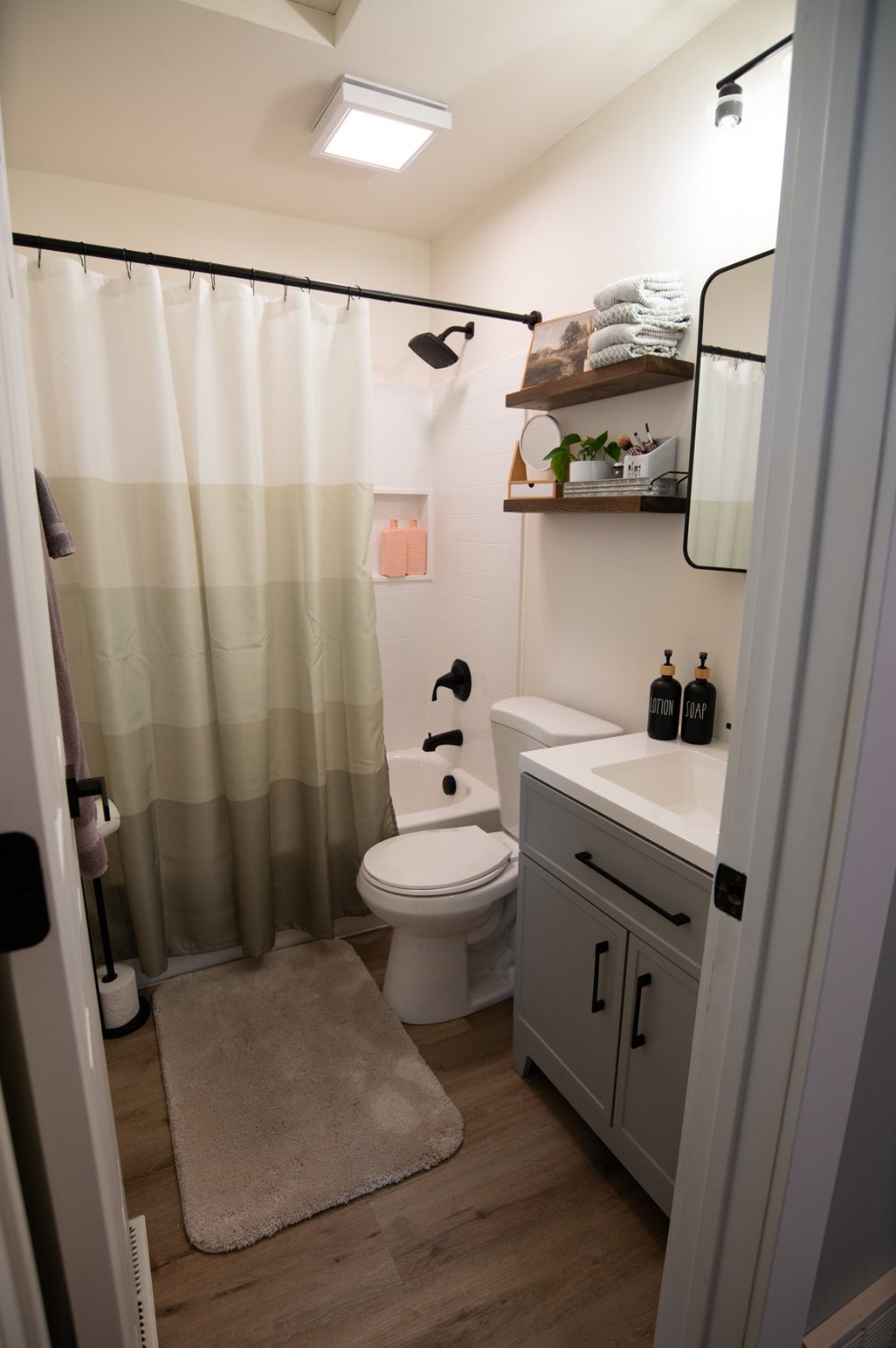 Hamilton, Montana 59840, United States, 3 Bedrooms Bedrooms, ,2 BathroomsBathrooms,Residential,Active,161811