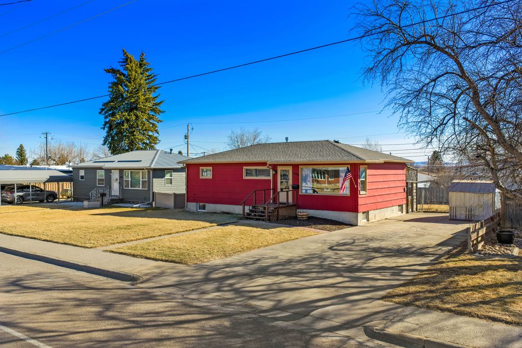 Photo of 208 Smelter Avenue NW, Great Falls, MT 59404 (MLS # 30065888)
