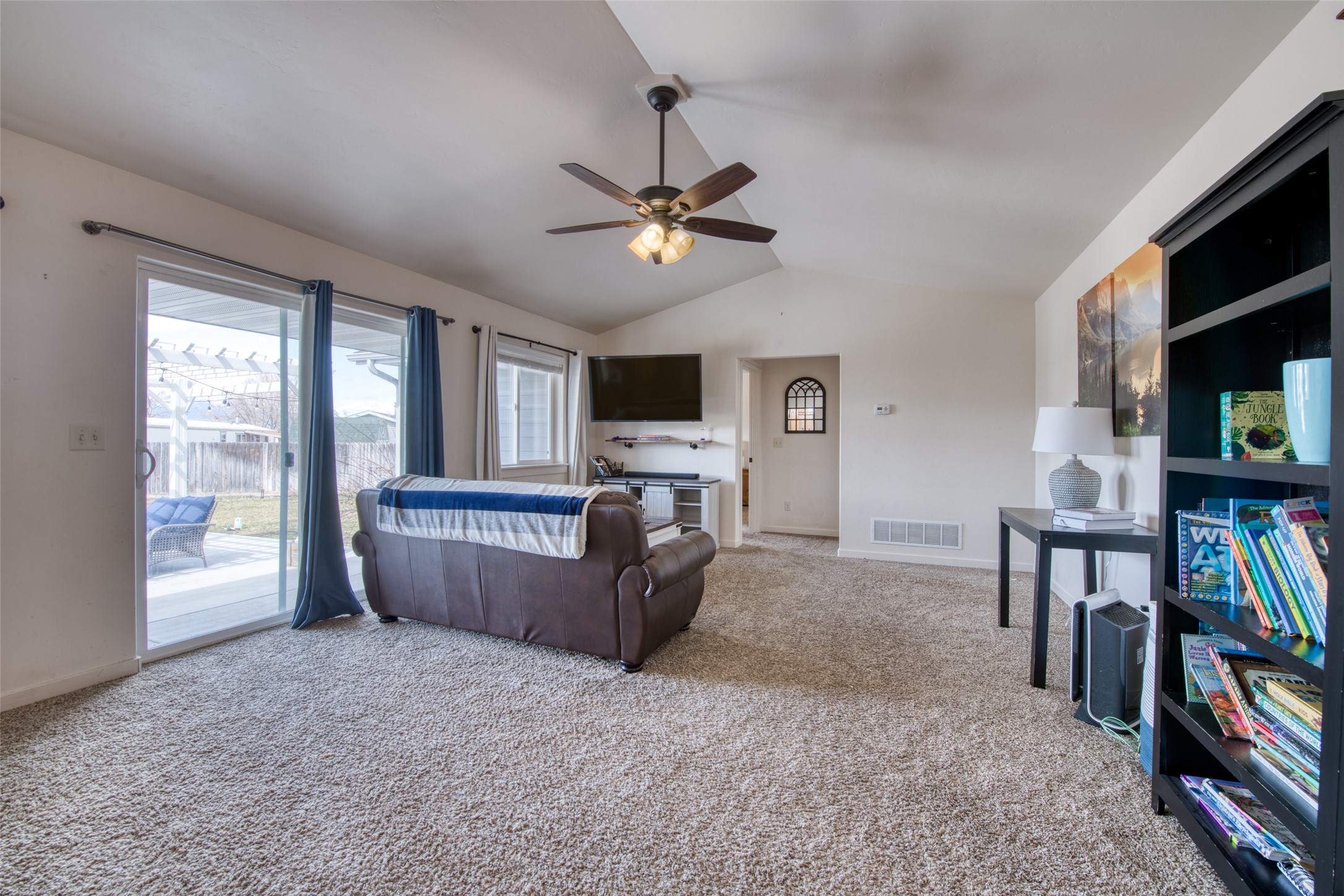 Corvallis, Montana 59828, United States, 3 Bedrooms Bedrooms, ,2 BathroomsBathrooms,Residential,Pending,105662