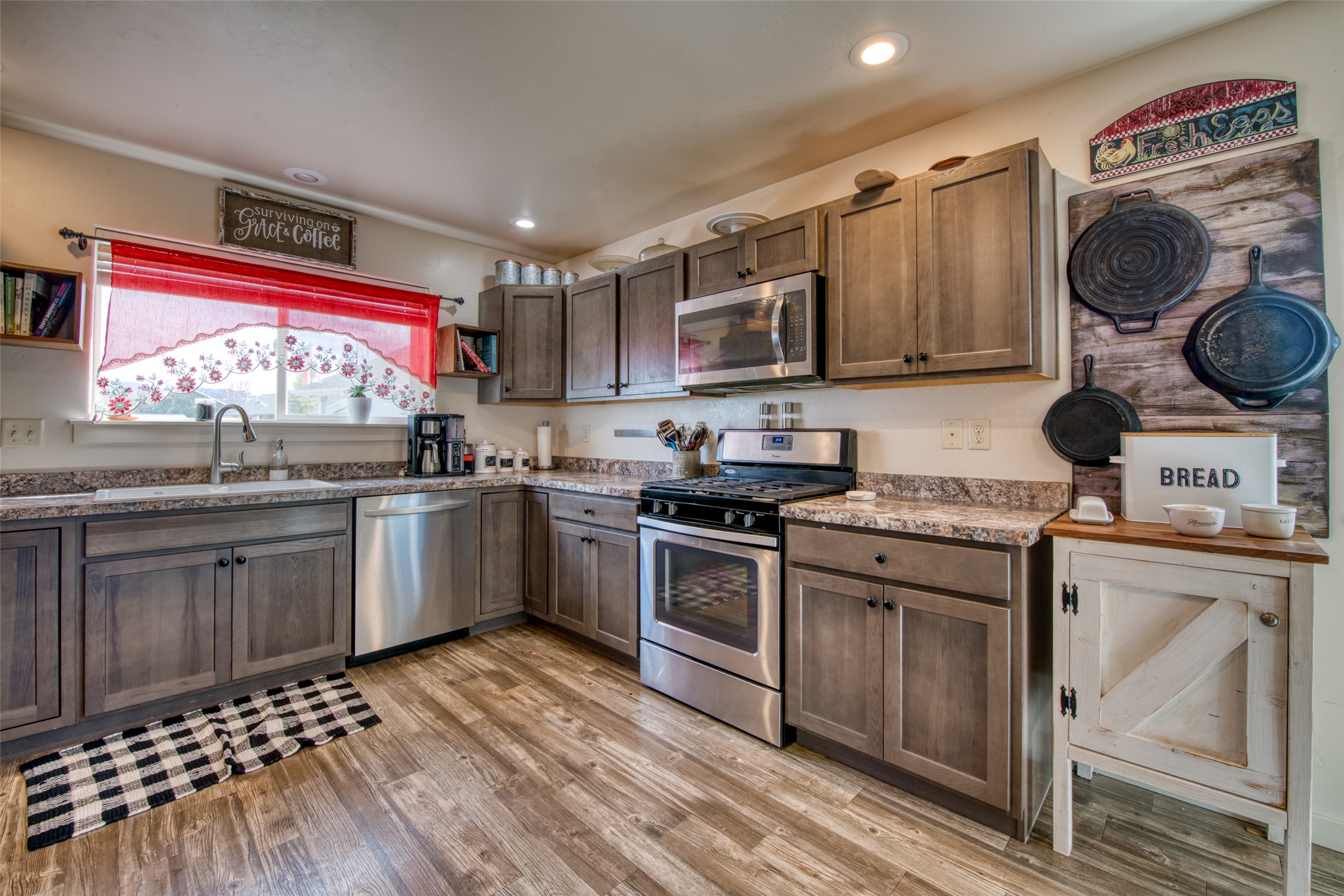 Corvallis, Montana 59828, United States, 3 Bedrooms Bedrooms, ,2 BathroomsBathrooms,Residential,Pending,105662