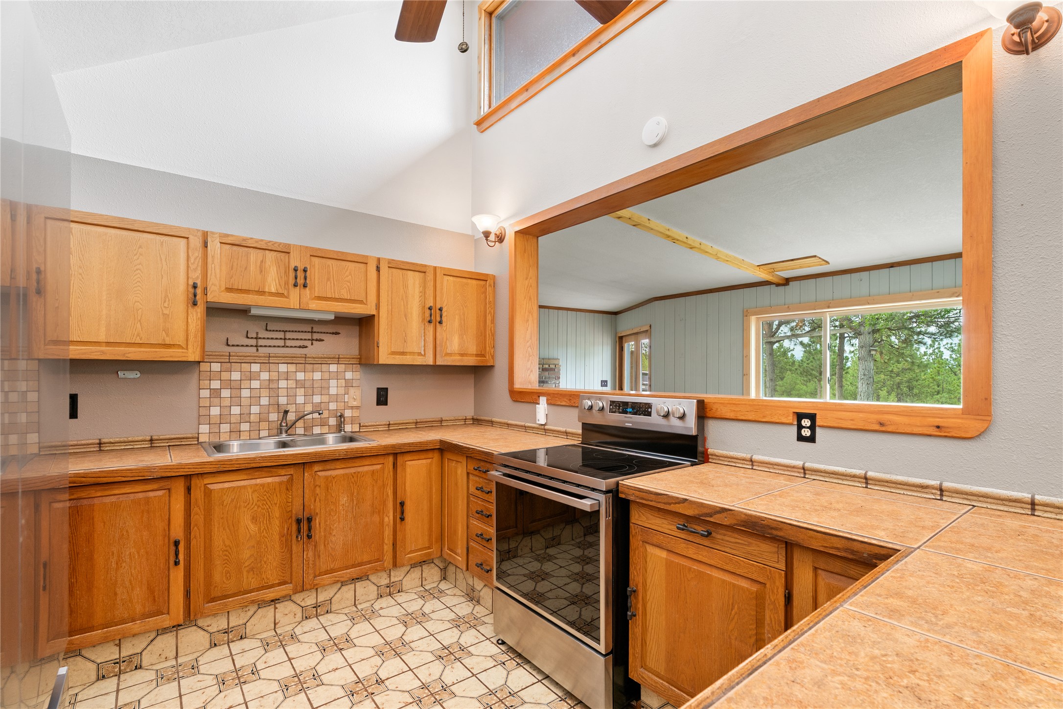 Helena, Montana 59602, United States, 4 Bedrooms Bedrooms, ,3 BathroomsBathrooms,Residential,Active,157699