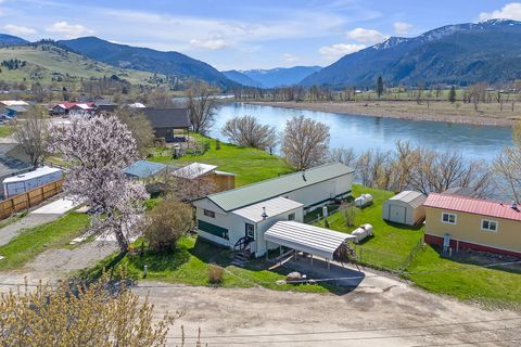 403 and 405 Hubbard Street Plains MT 59859