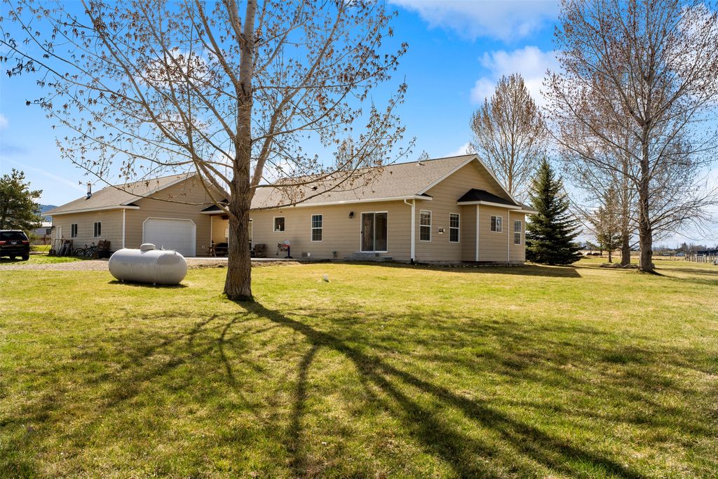 Photo of 588 Willow Creek Road, Corvallis, MT 59828 (MLS # 30067789)