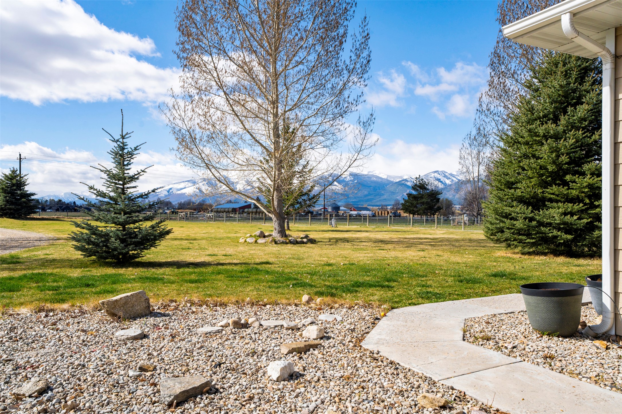 588 Willow Creek Road