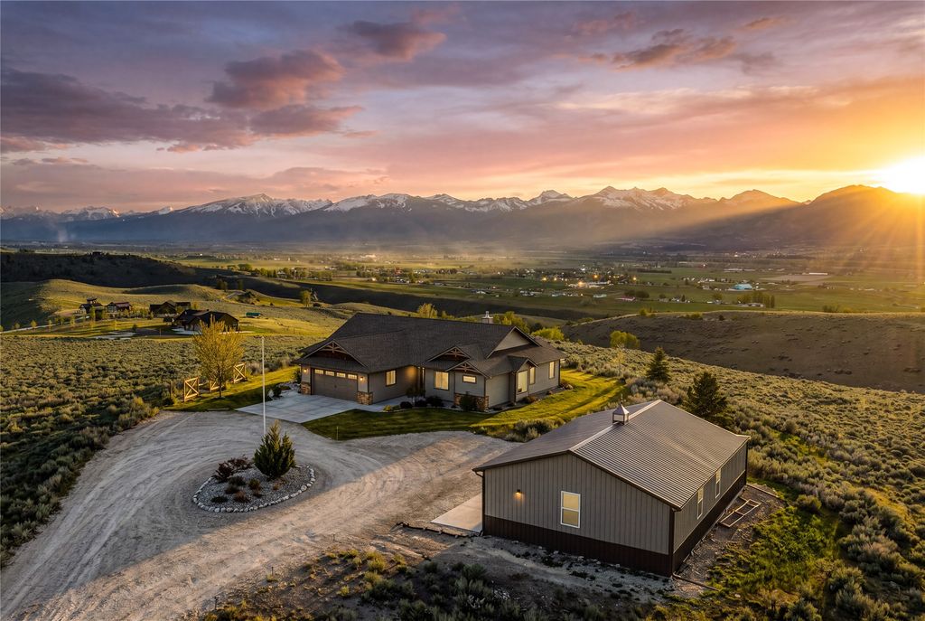 Photo of 447 Labrador Trail, Corvallis, MT 59828 (MLS # 30070324)