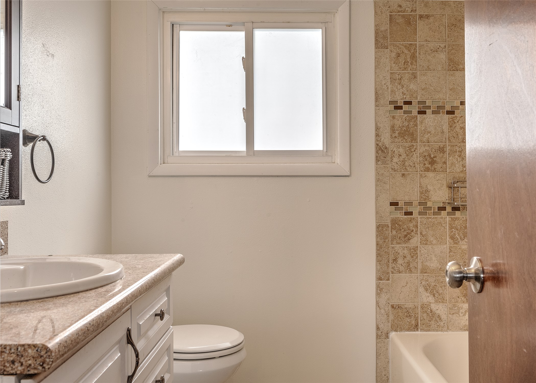 Helena, Montana 59601, United States, 5 Bedrooms Bedrooms, ,2 BathroomsBathrooms,Residential,Pending,131485