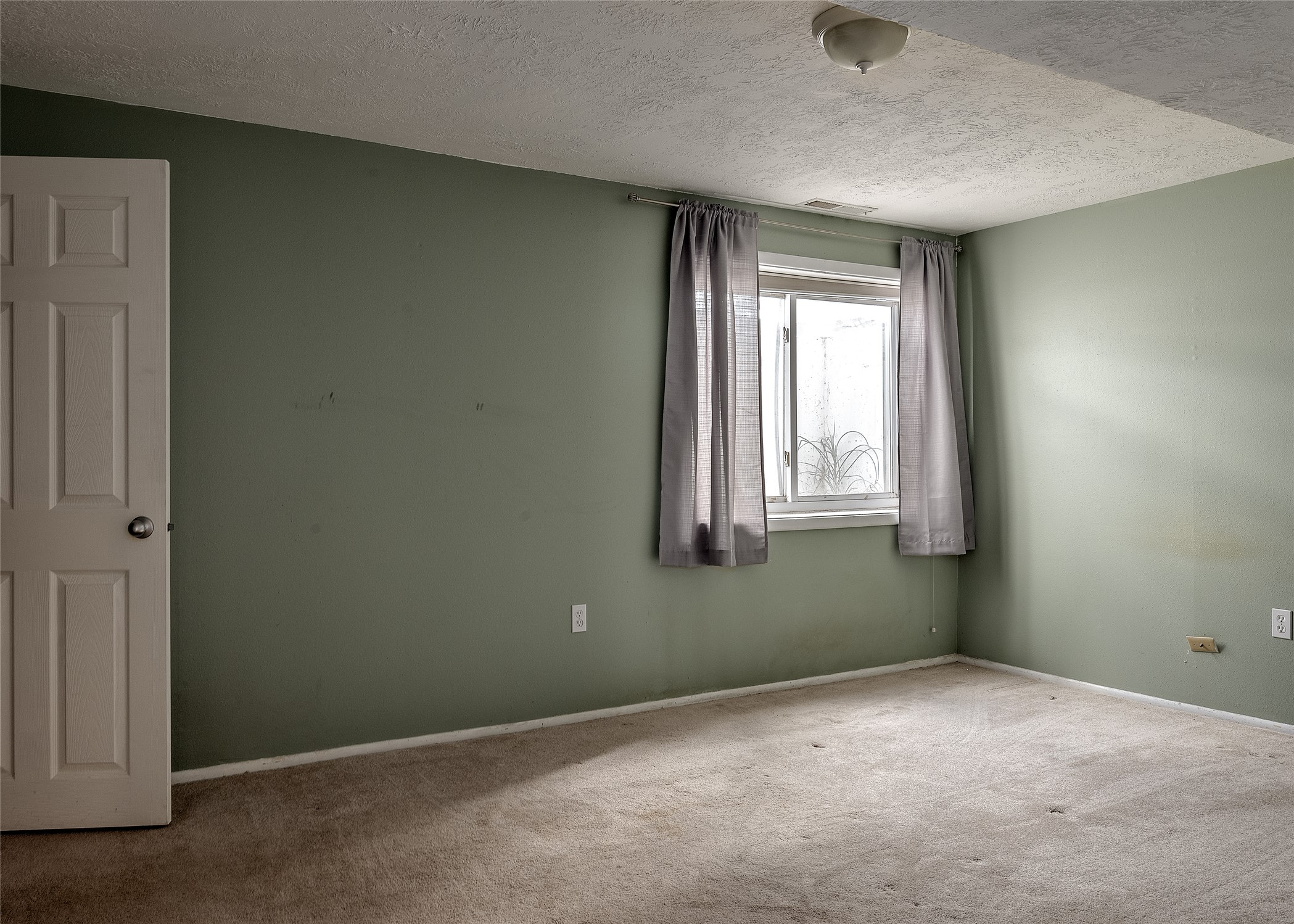 Helena, Montana 59601, United States, 5 Bedrooms Bedrooms, ,2 BathroomsBathrooms,Residential,Pending,131485