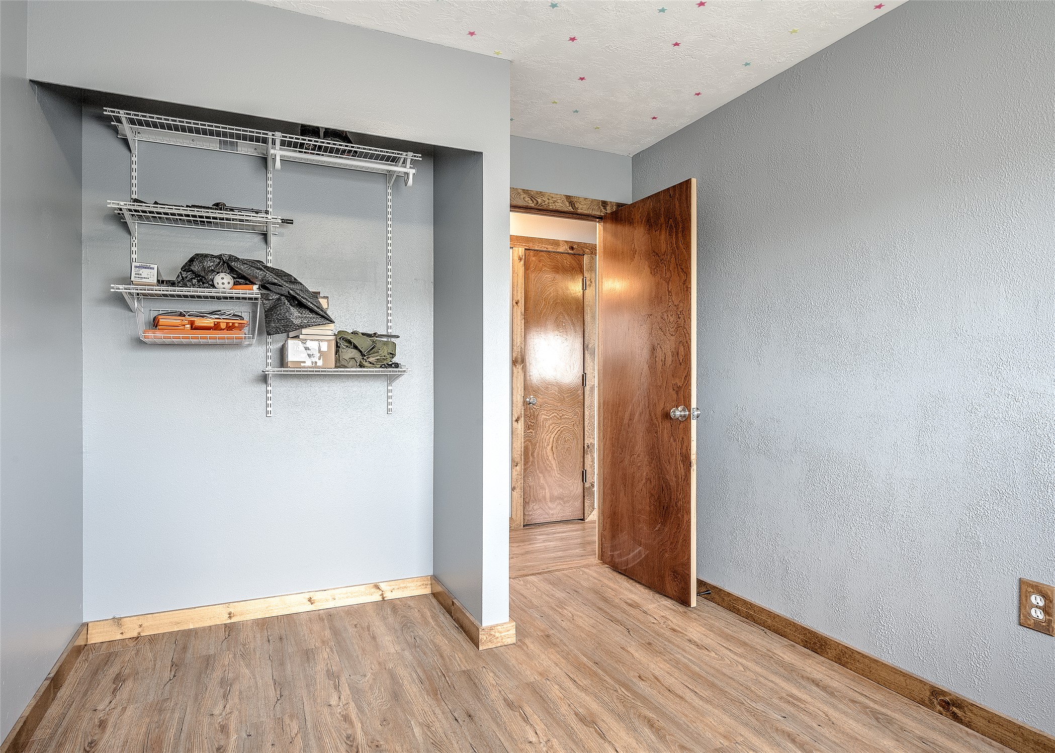 Helena, Montana 59601, United States, 5 Bedrooms Bedrooms, ,2 BathroomsBathrooms,Residential,Pending,131485