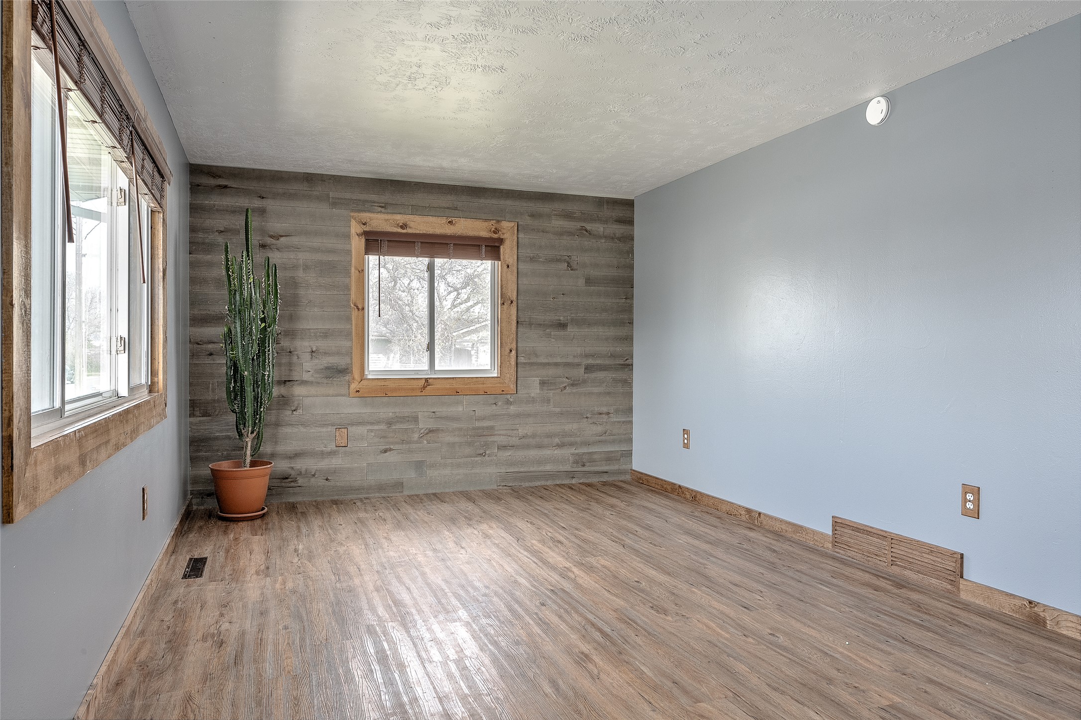 Helena, Montana 59601, United States, 5 Bedrooms Bedrooms, ,2 BathroomsBathrooms,Residential,Pending,131485