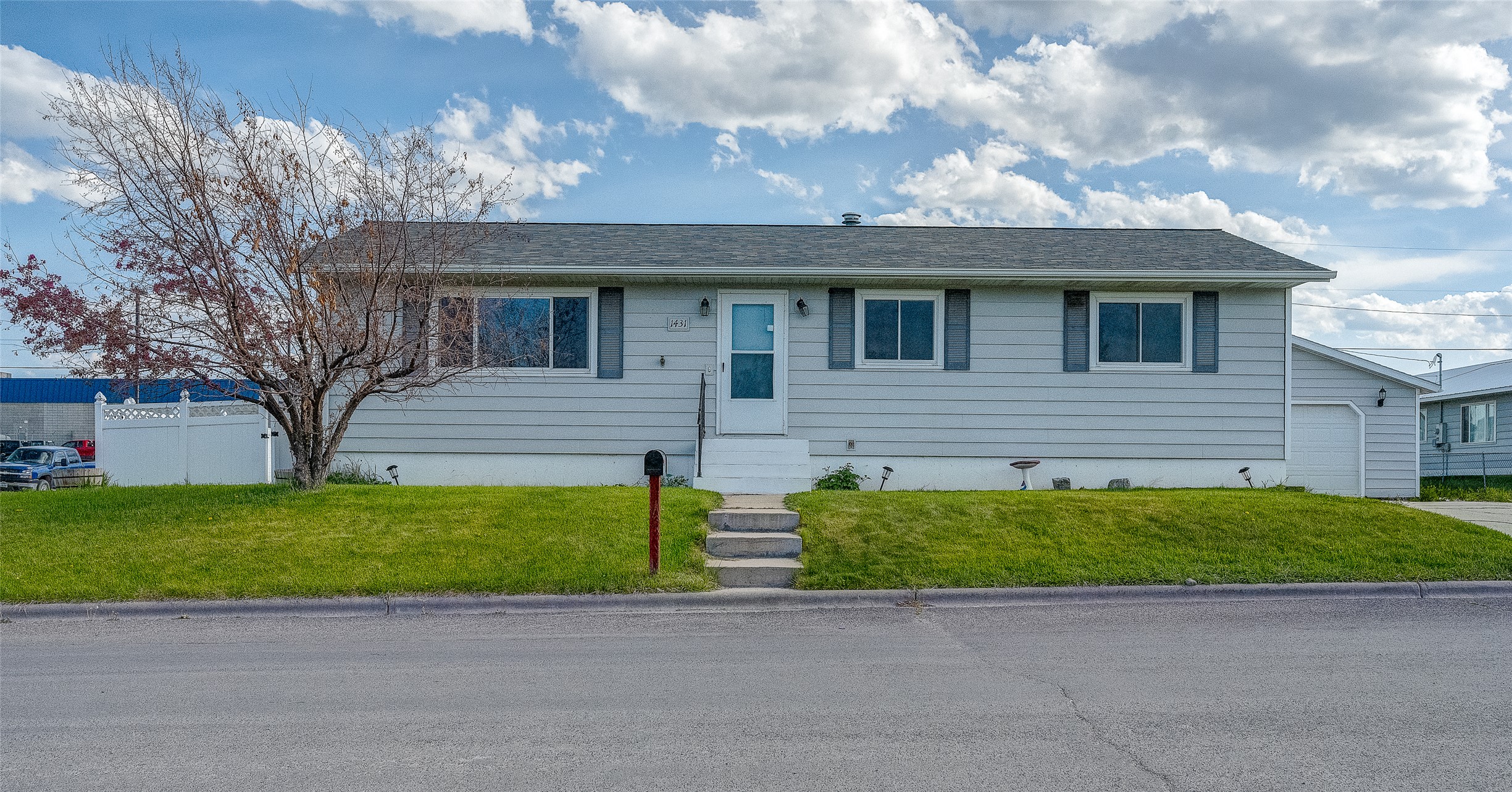 Helena, Montana 59601, United States, 5 Bedrooms Bedrooms, ,2 BathroomsBathrooms,Residential,Pending,131485