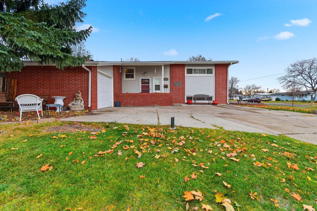 Photo of 602 Carol Drive, Great Falls, MT 59405 (MLS # 30060940)