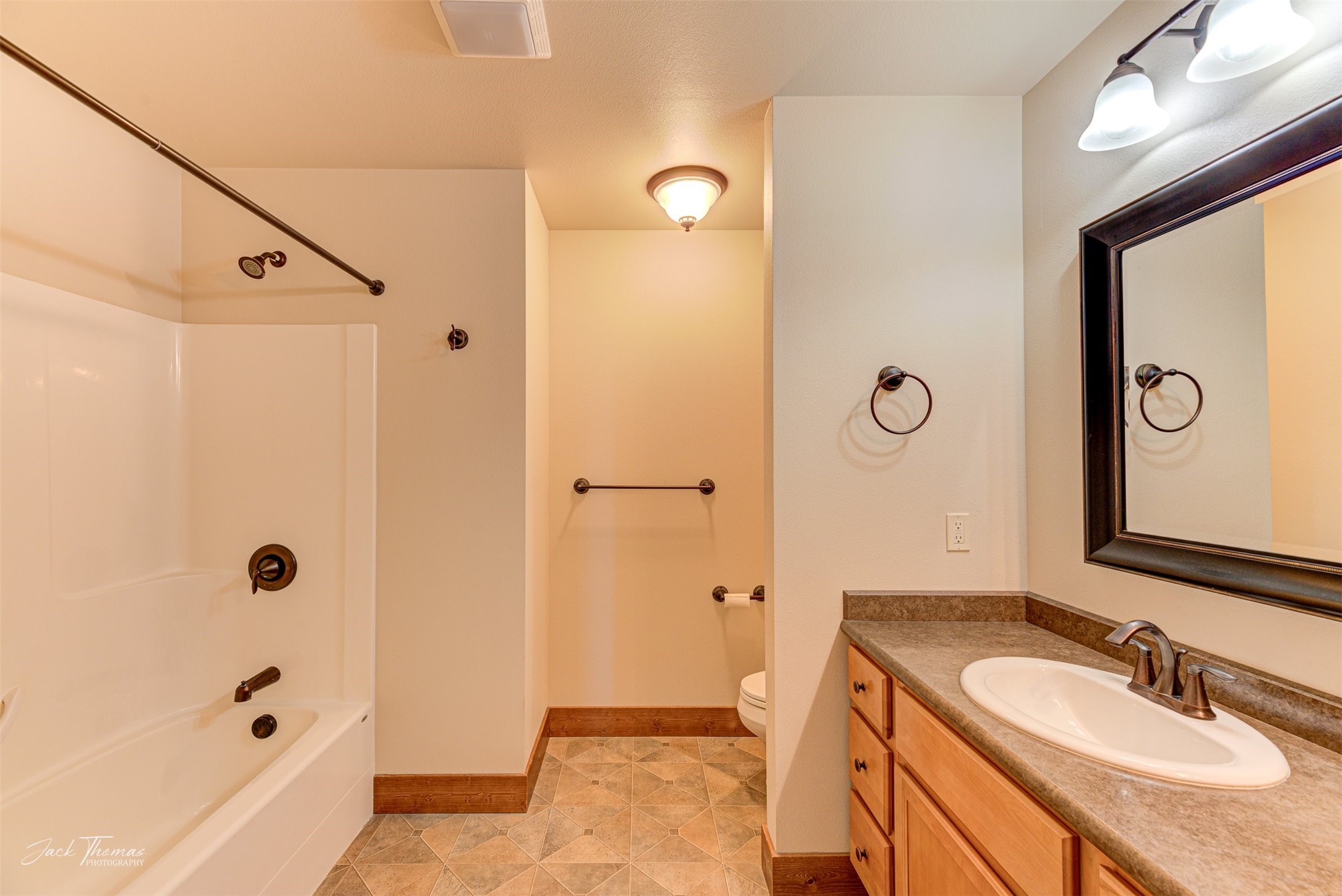 Helena, Montana 59602, United States, 3 Bedrooms Bedrooms, ,2 BathroomsBathrooms,Residential,Pending,41143