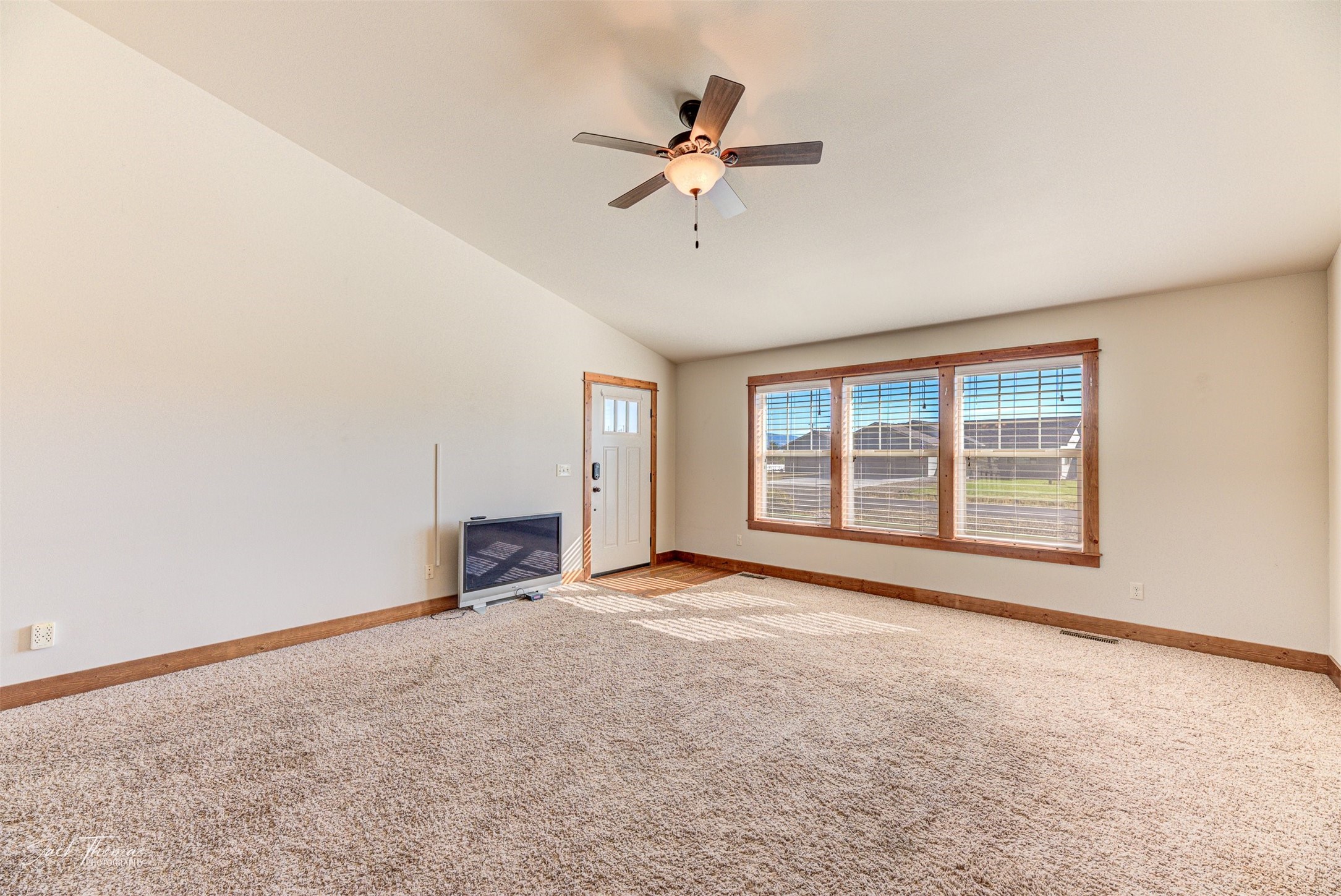 Helena, Montana 59602, United States, 3 Bedrooms Bedrooms, ,2 BathroomsBathrooms,Residential,Pending,41143