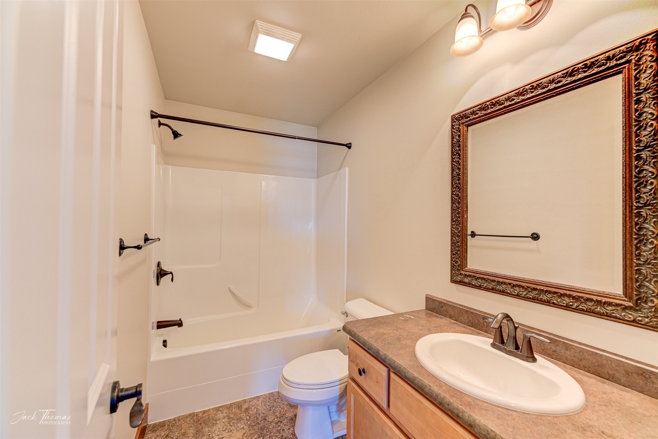 Helena, Montana 59602, United States, 3 Bedrooms Bedrooms, ,2 BathroomsBathrooms,Residential,Pending,41143