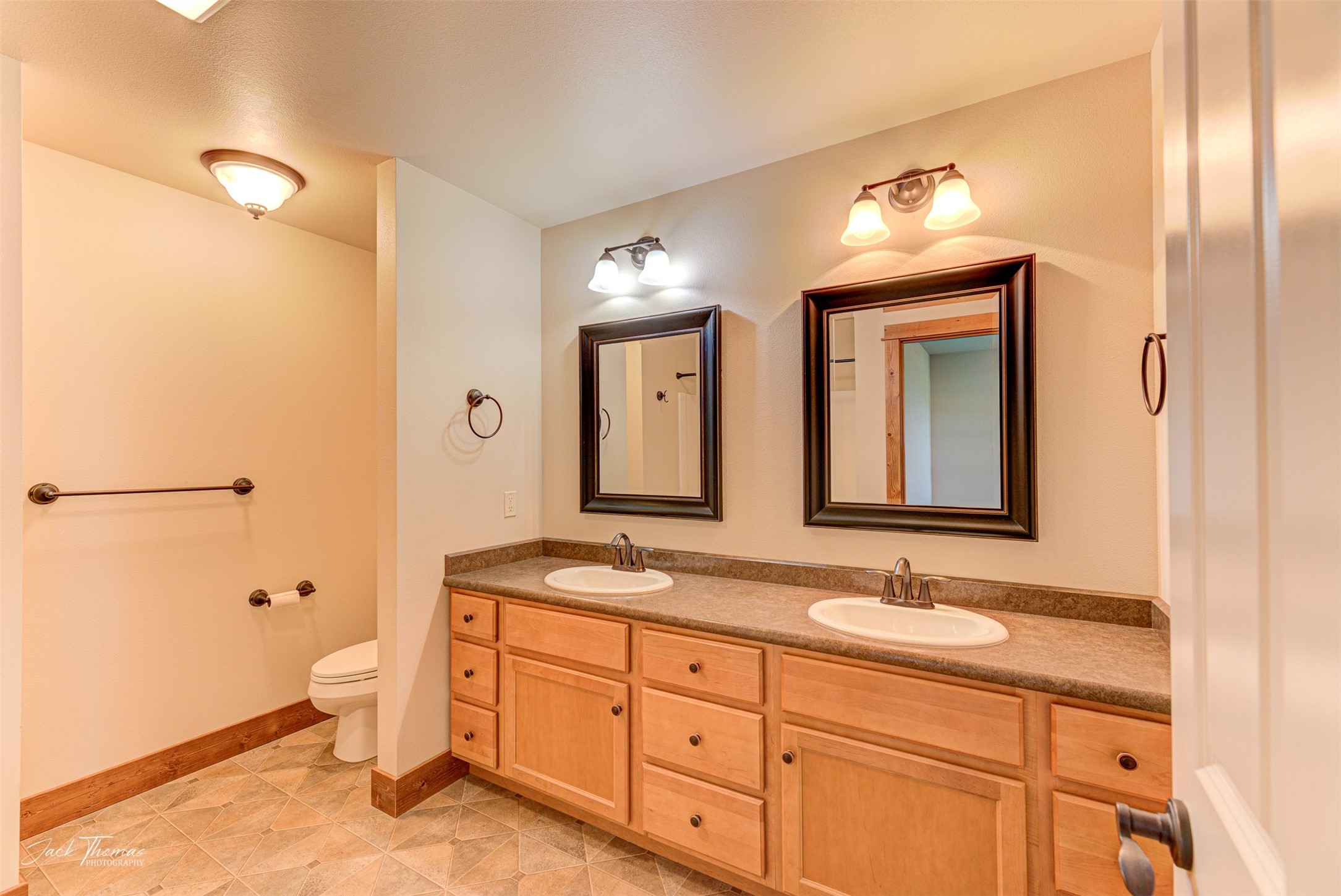 Helena, Montana 59602, United States, 3 Bedrooms Bedrooms, ,2 BathroomsBathrooms,Residential,Pending,41143