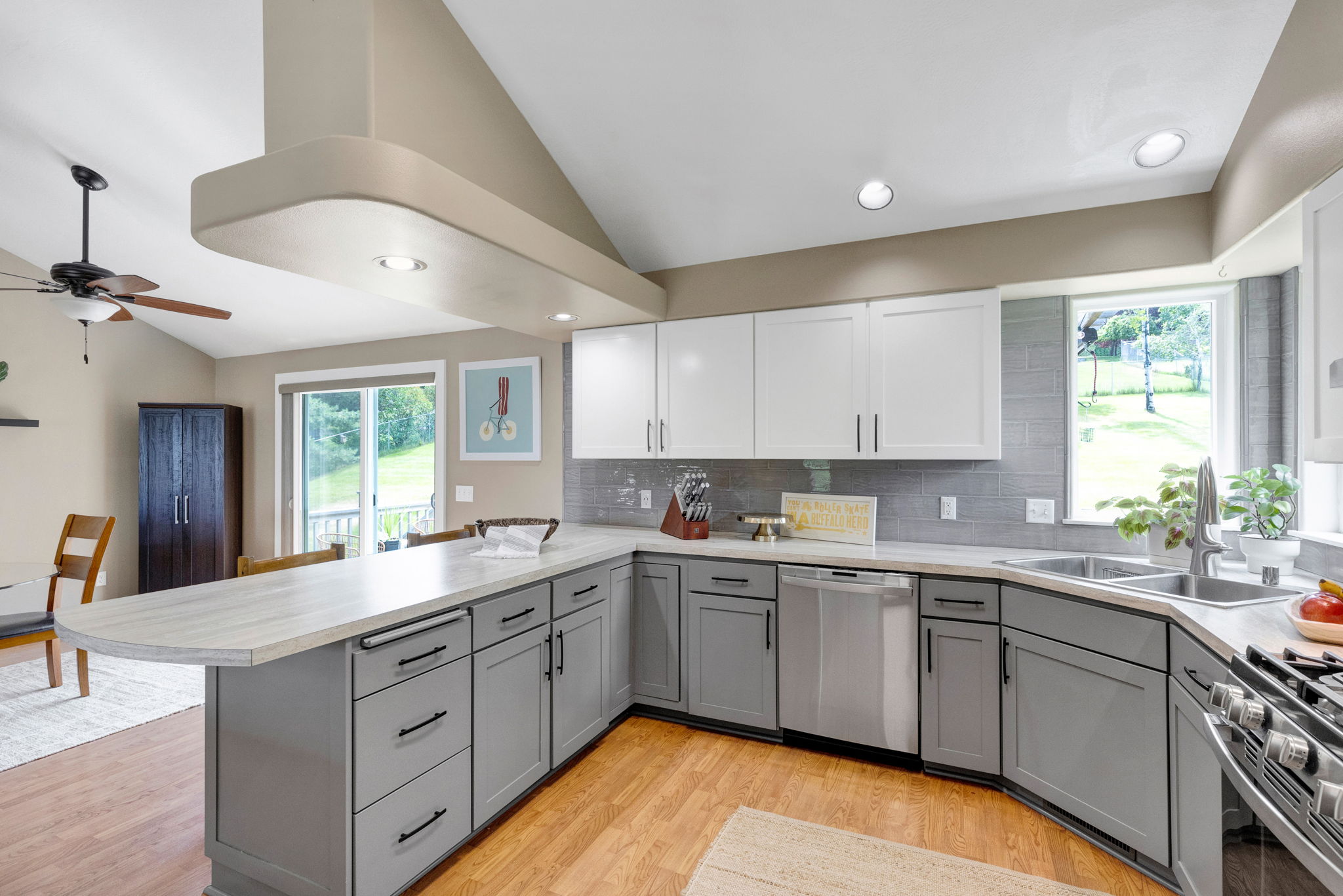 6650 Linda Vista Boulevard