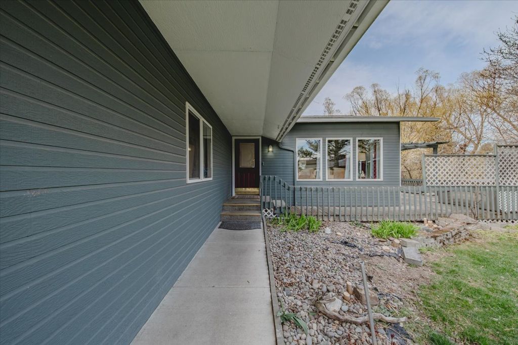 Photo of 246 Forest Drive, Kalispell, MT 59901 (MLS # 30068336)