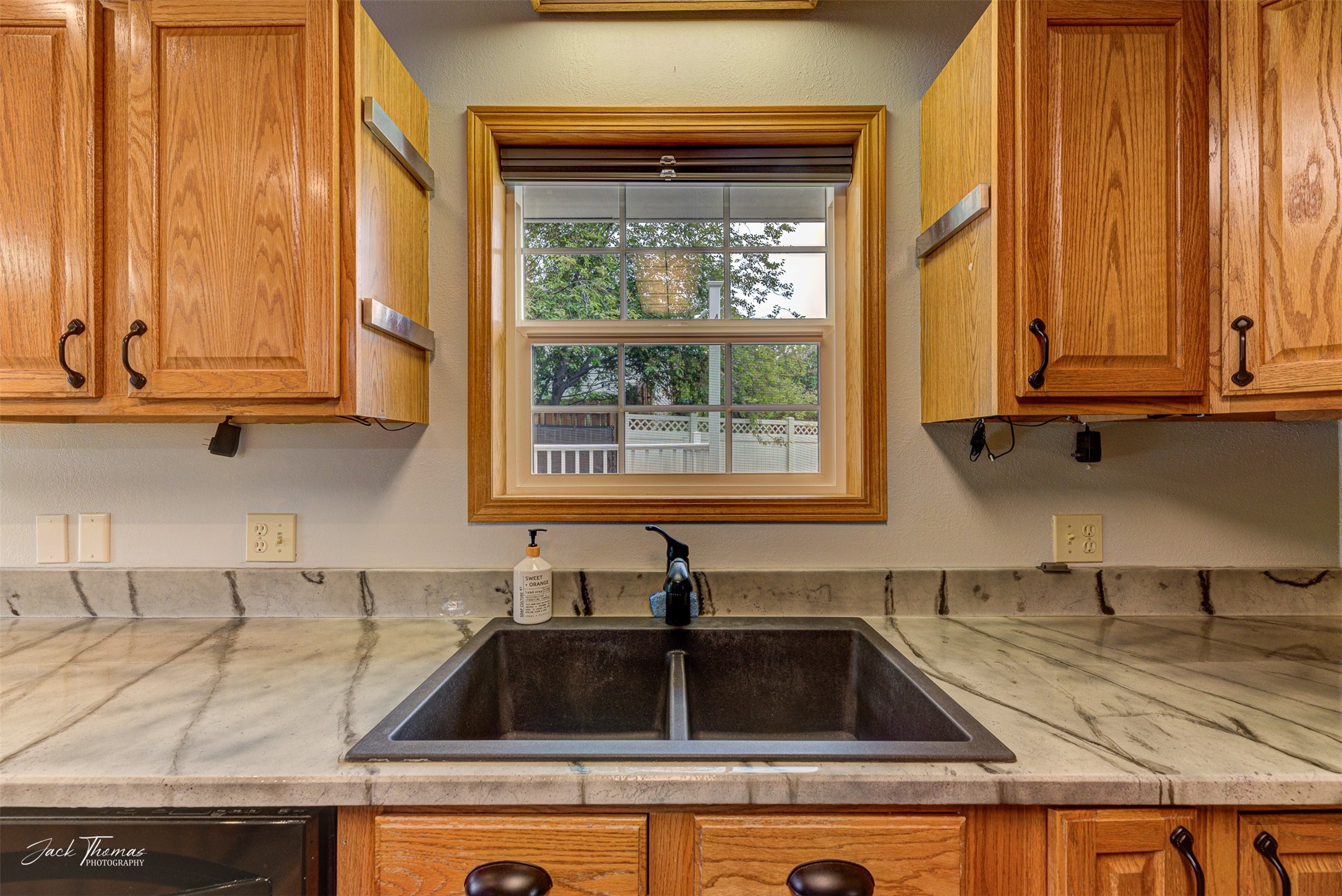 Helena, Montana 59601, United States, 5 Bedrooms Bedrooms, ,4 BathroomsBathrooms,Residential,Pending,55924