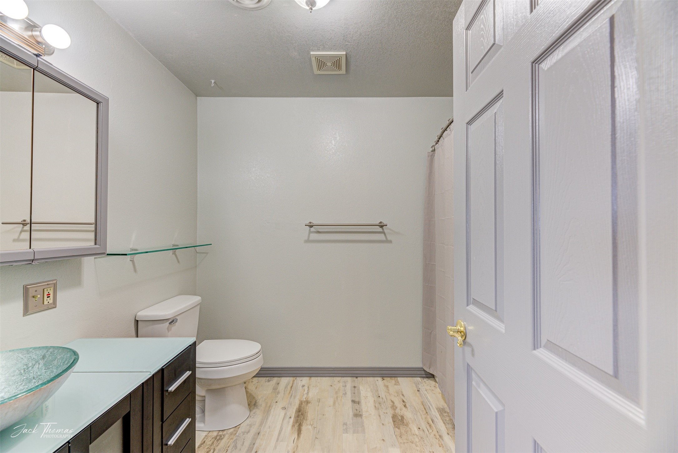 Helena, Montana 59601, United States, 5 Bedrooms Bedrooms, ,4 BathroomsBathrooms,Residential,Pending,55924