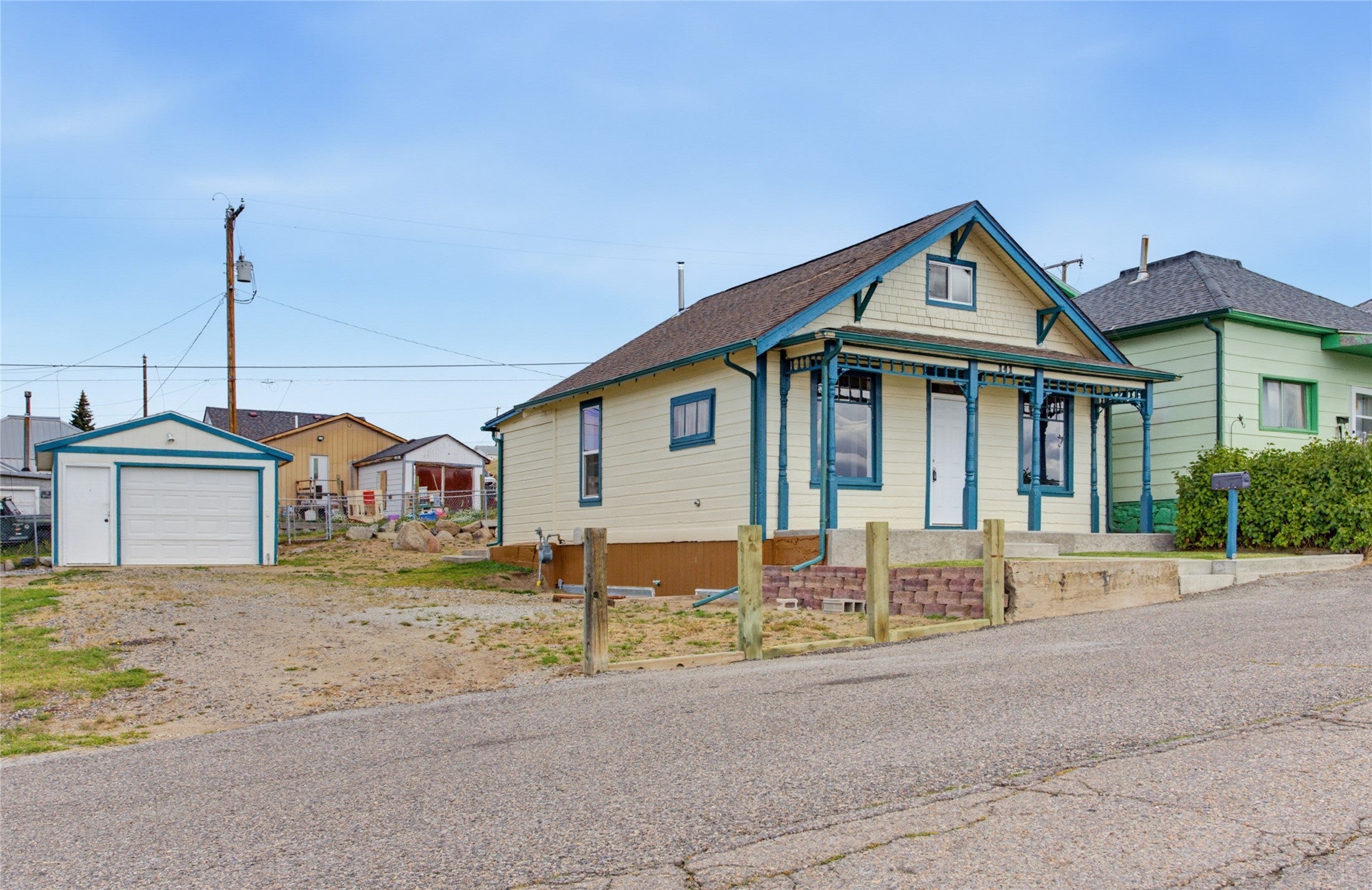 141 W Pacific Street