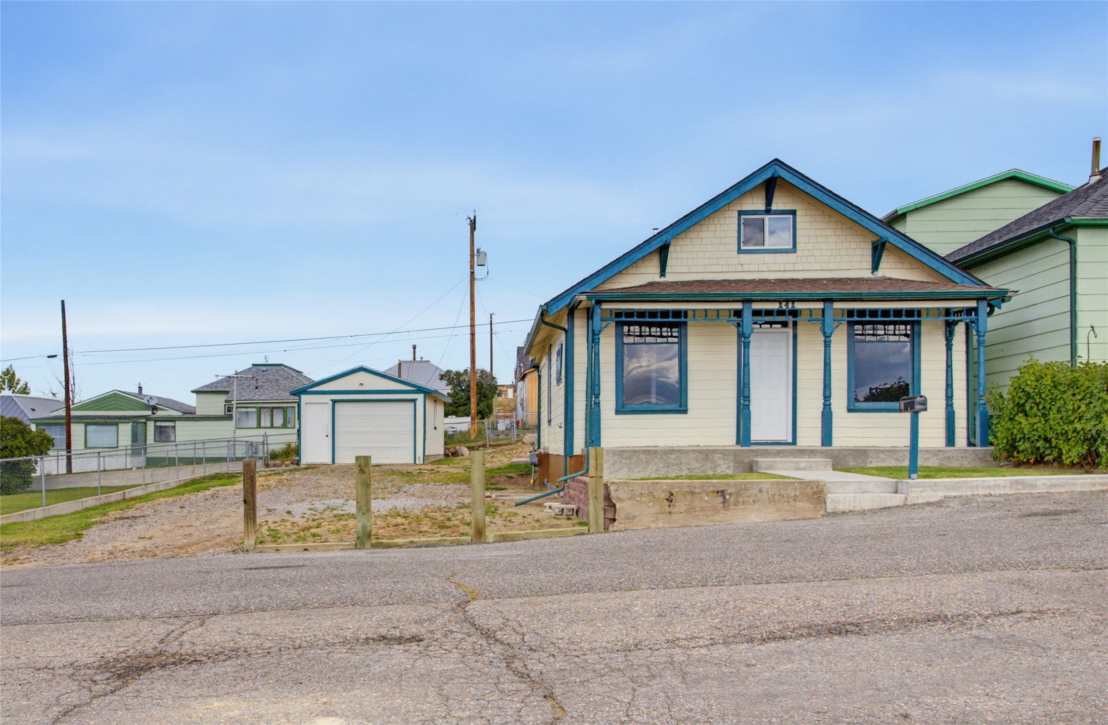 141 W Pacific Street