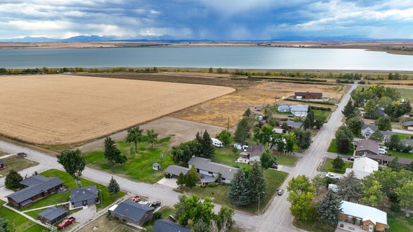 608 2ND ST, VALIER, MT 59486 - Image b89ed5d5bdbcbccb1387bf18e5ba4d81/477916487